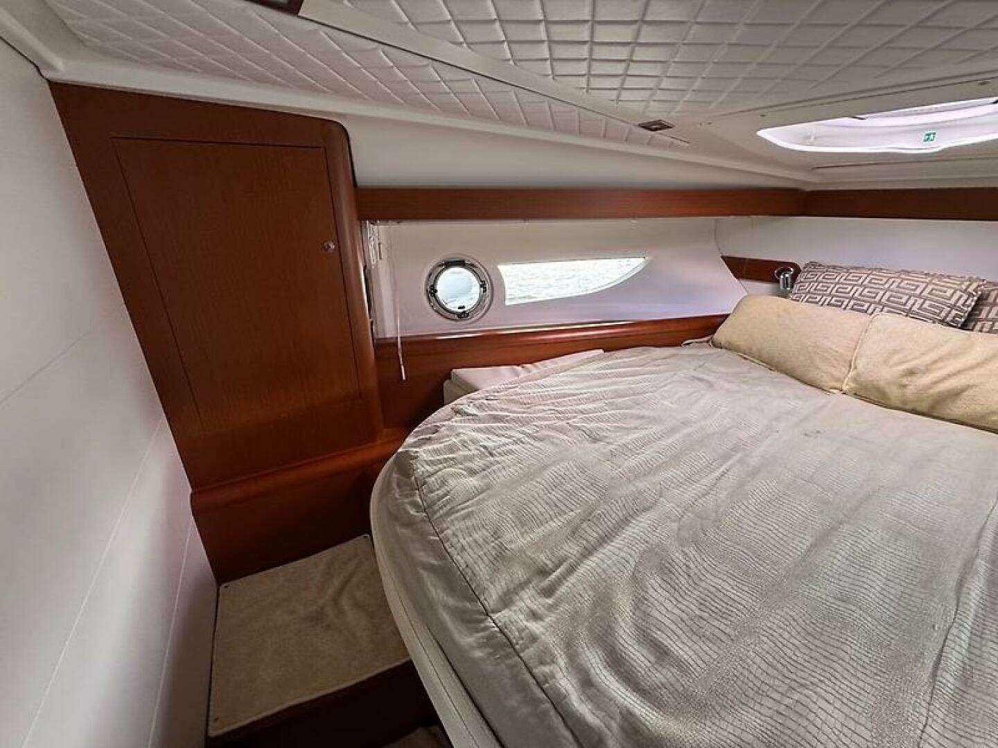 2013 Beneteau 38 Gran Turismo - Image 24