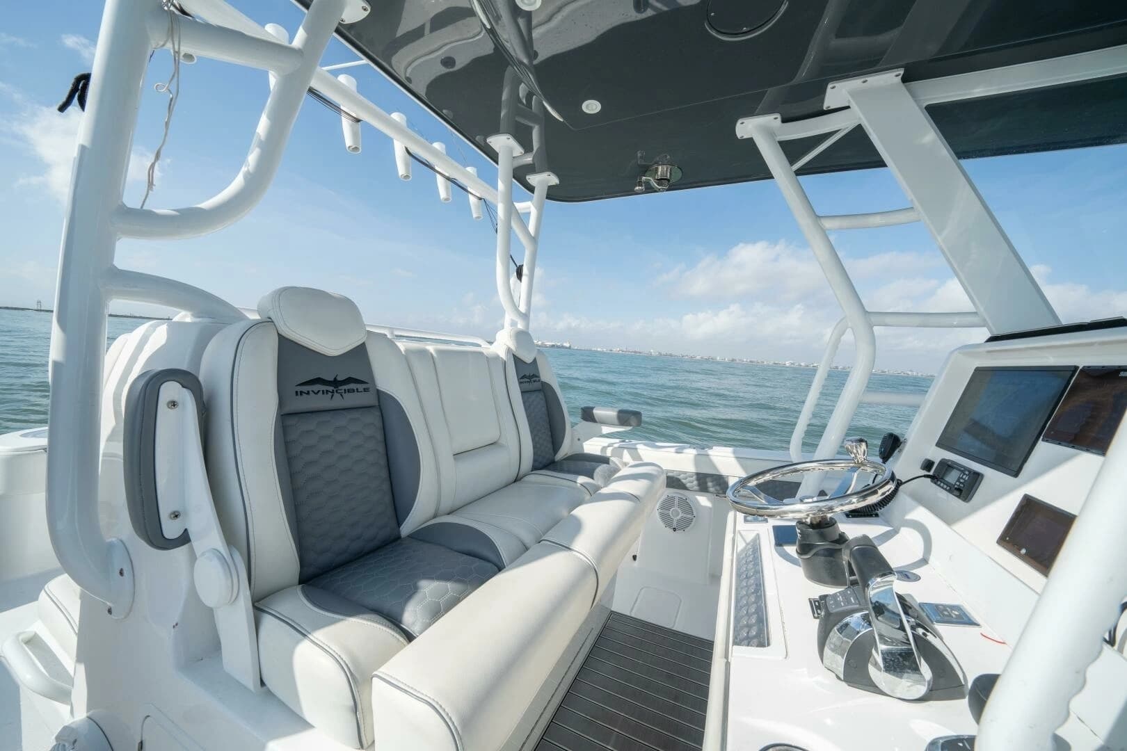 2024 Invincible 33 Catamaran - Image 7