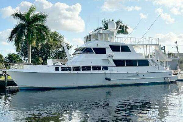 1983 Knight & Carver Custom Trideck - Image 1