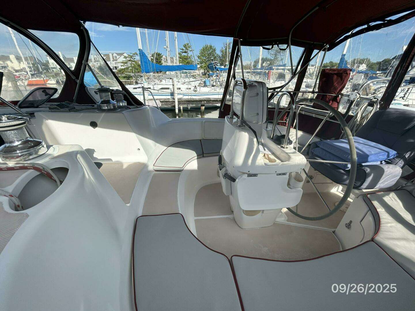 1998 Hunter 376 - Image 33