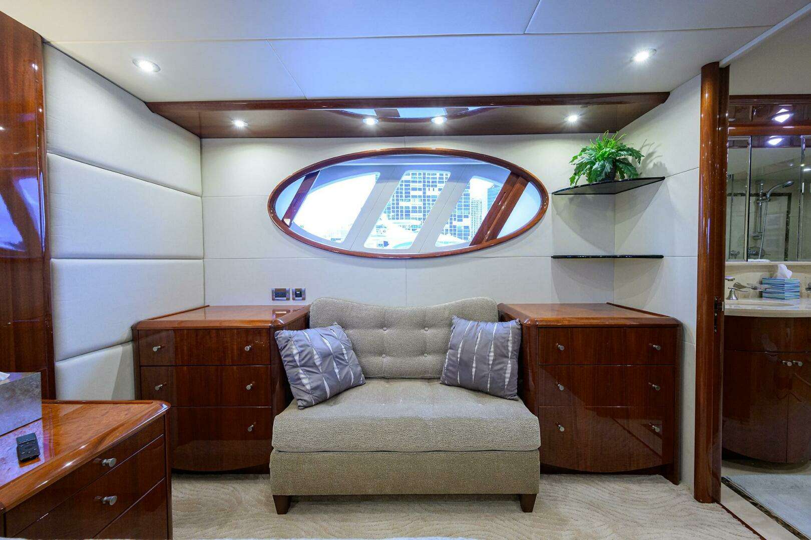 2007 Lazzara Yachts 80 Enclosed - Image 17