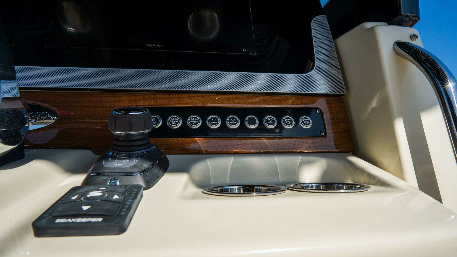 2025 Chris-Craft Catalina - Image 31