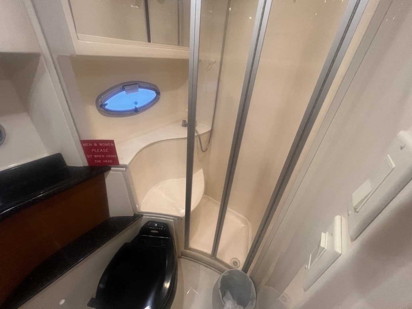 2001 Carver 466 MY - Image 40
