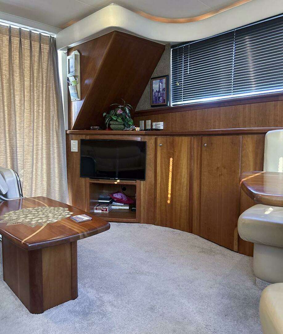 2002 Silverton 42 Convertible - Image 21