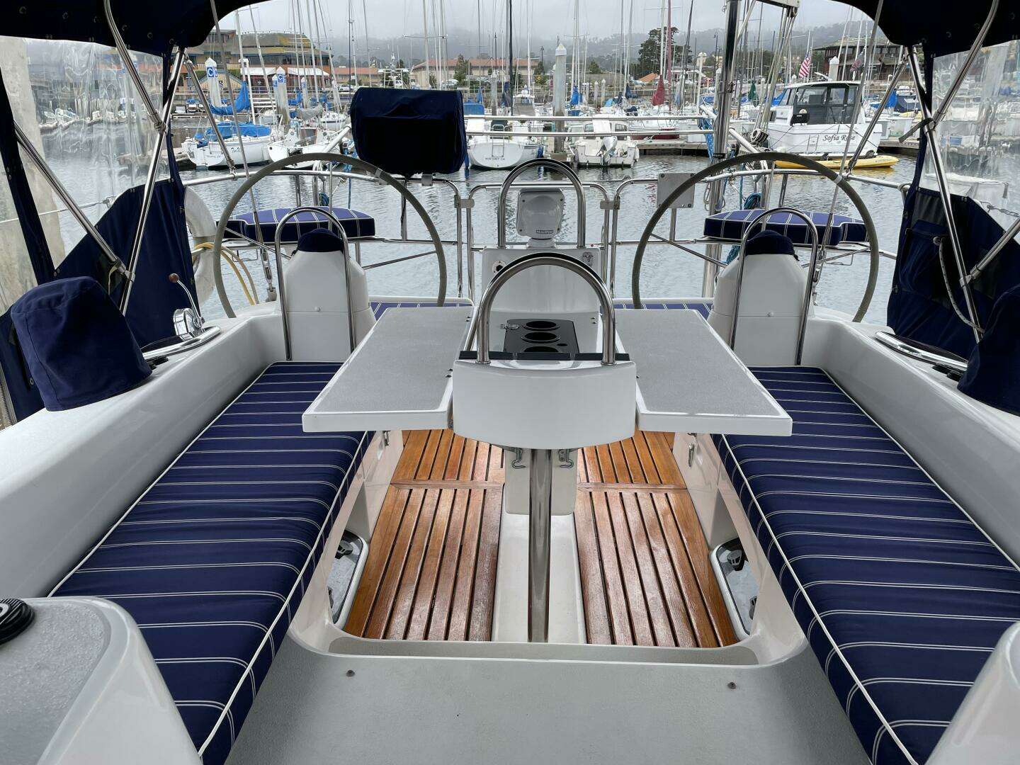 2005 Catalina 470 - Image 8