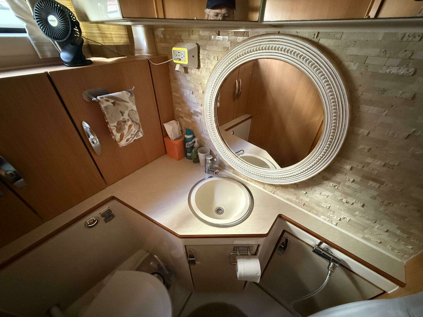 2013 Greenline 33 - Image 53