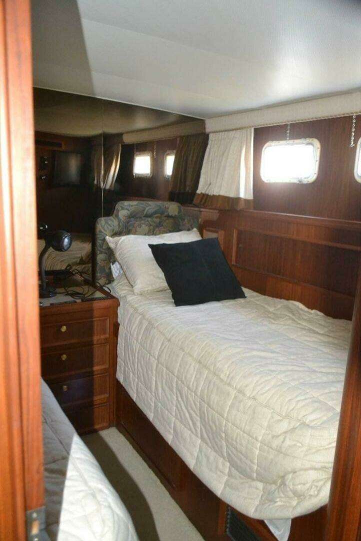 1984 Hatteras 53 Extended Deck Motor Yacht - Image 12