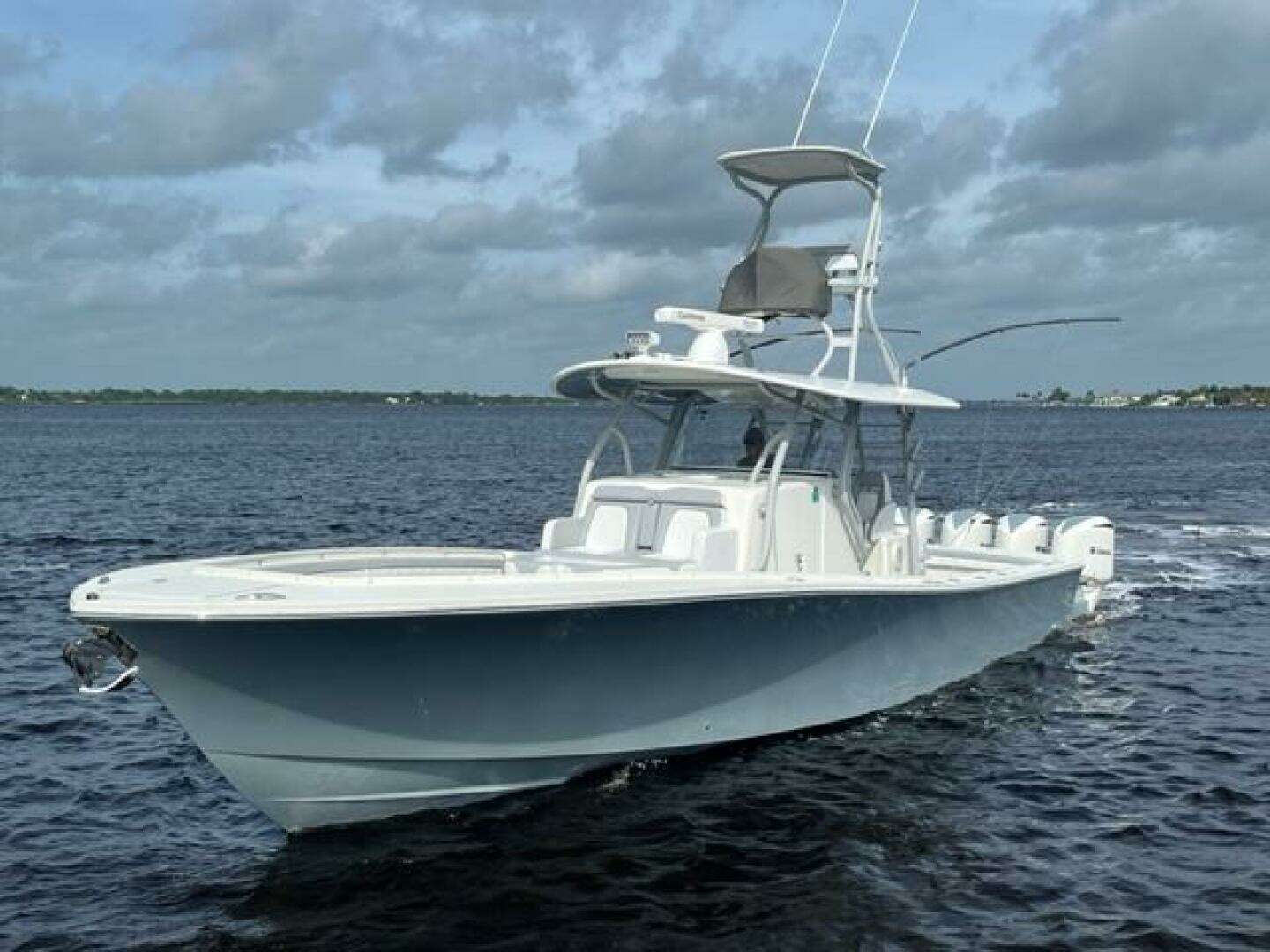 2018 Regulator 41 - Image 2