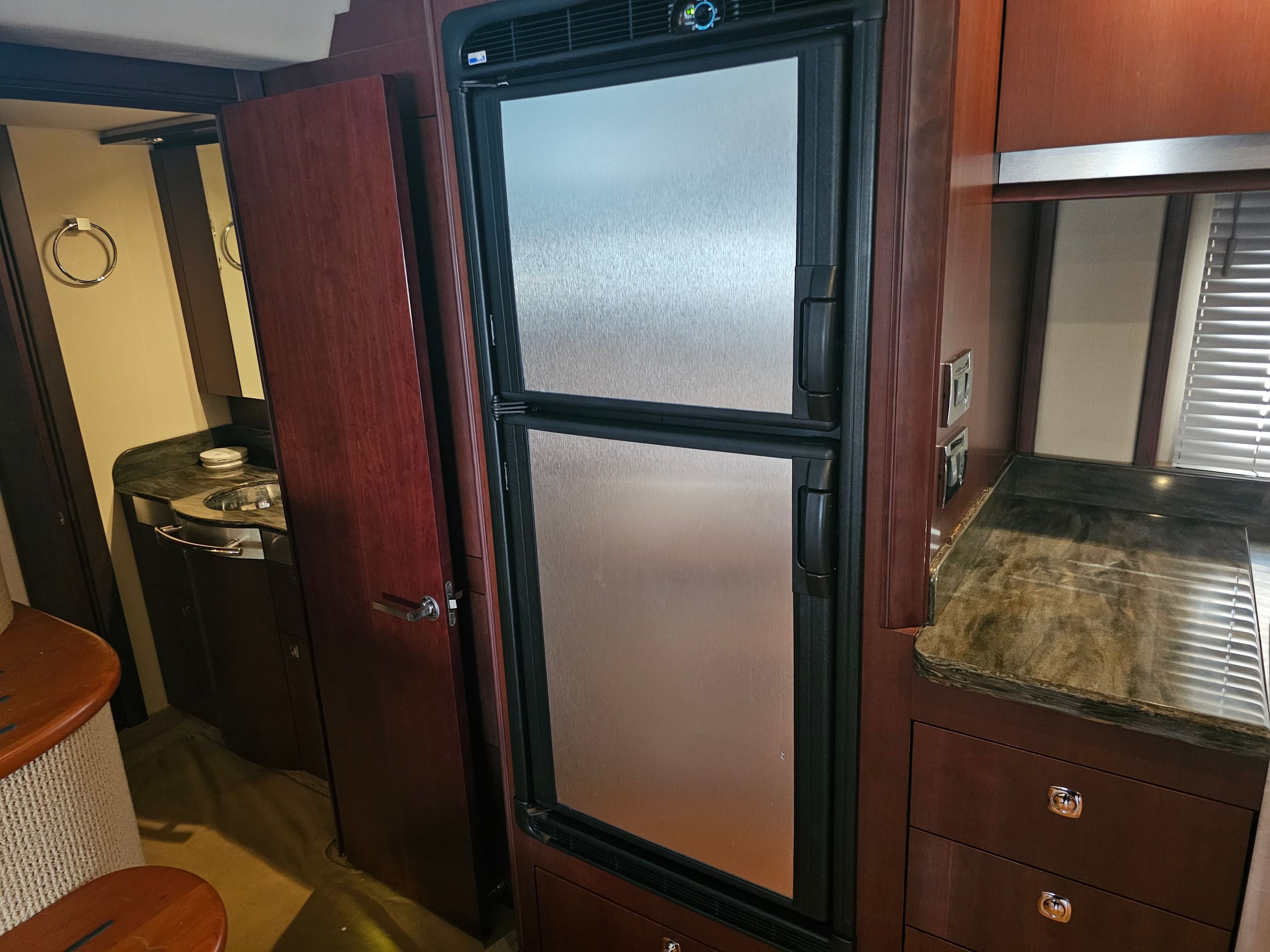 2012 Sea Ray 500 Sundancer - 33