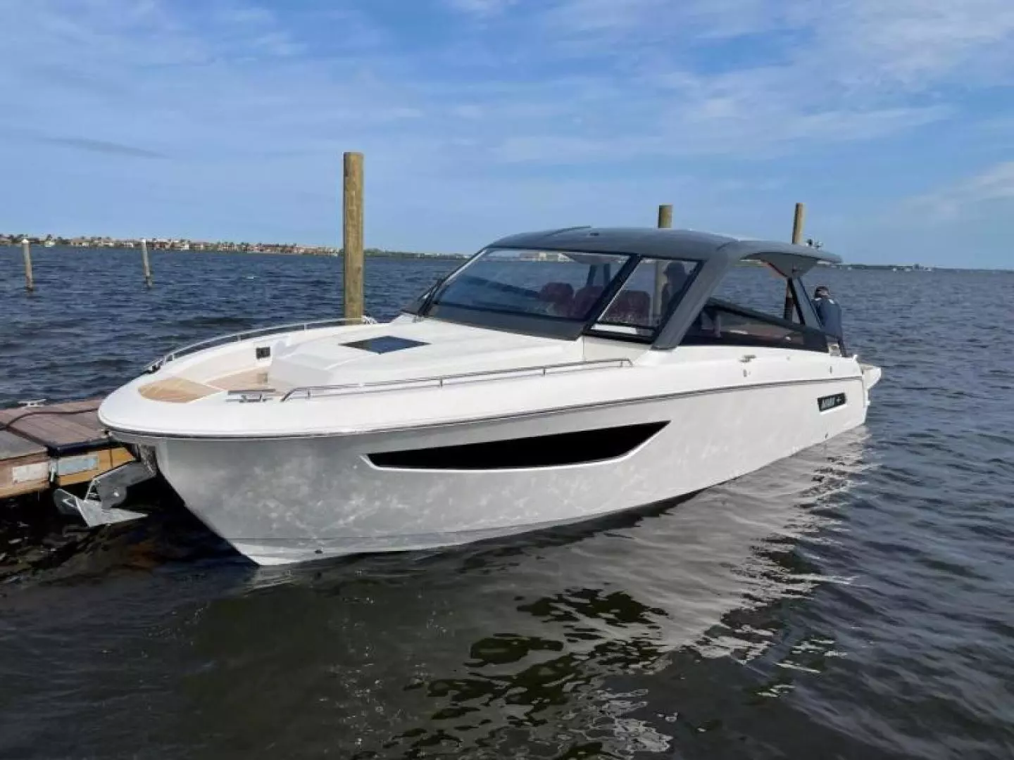 2023 Bavaria VIDA 33 - Image 7