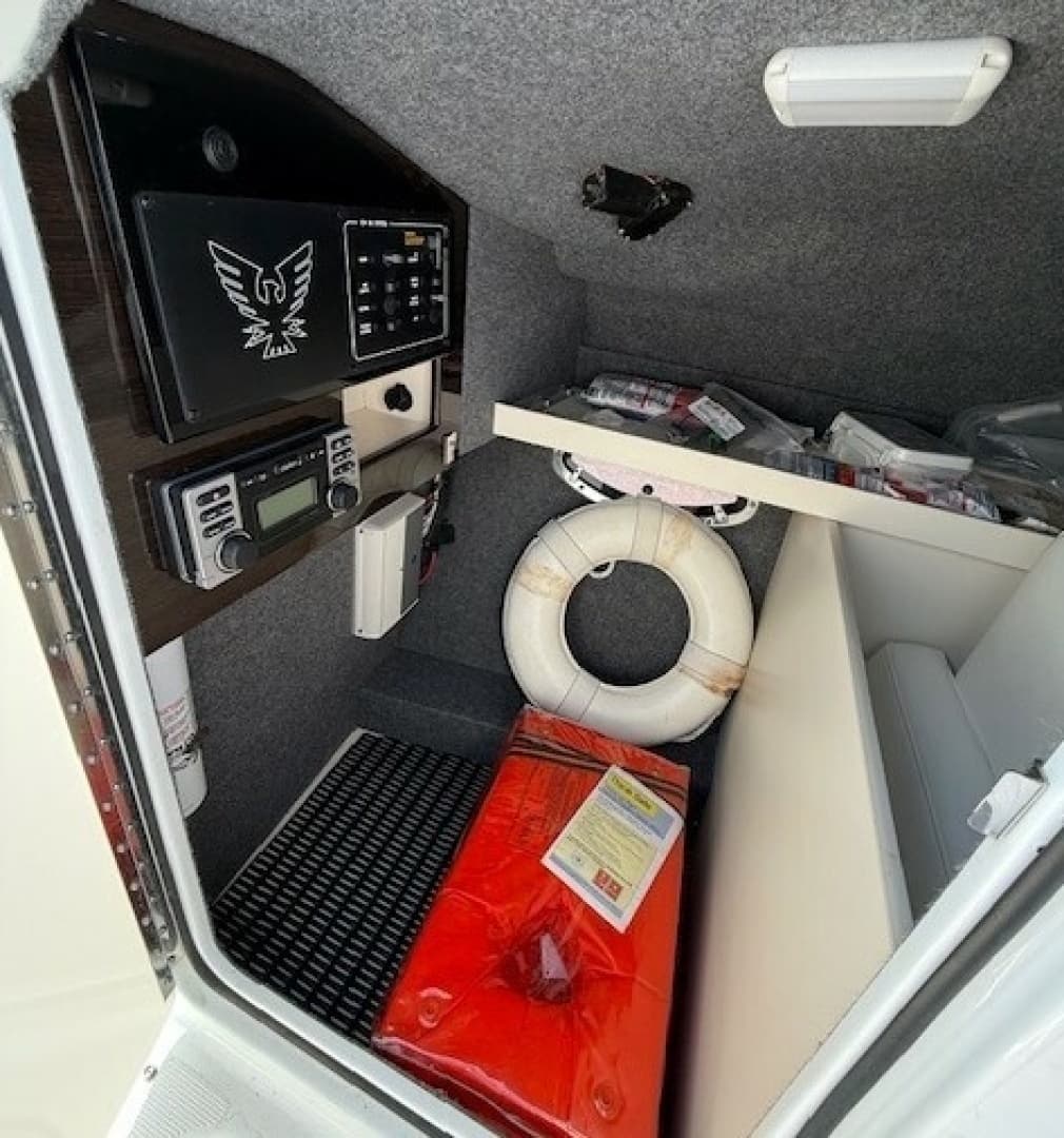 2015 Formula 310 Bowrider - Image 13