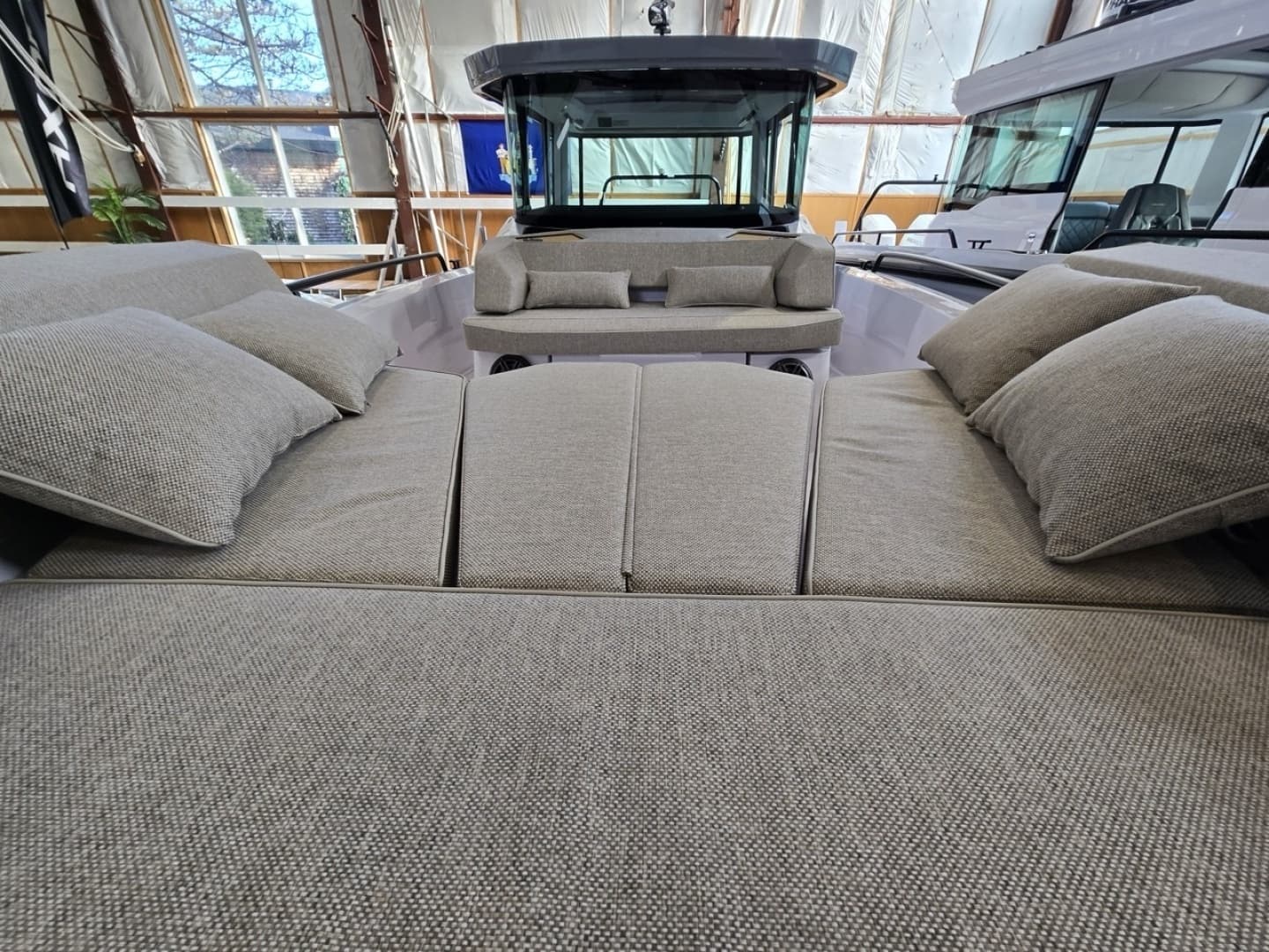 2026 Axopar Cross Cabin - Image 26