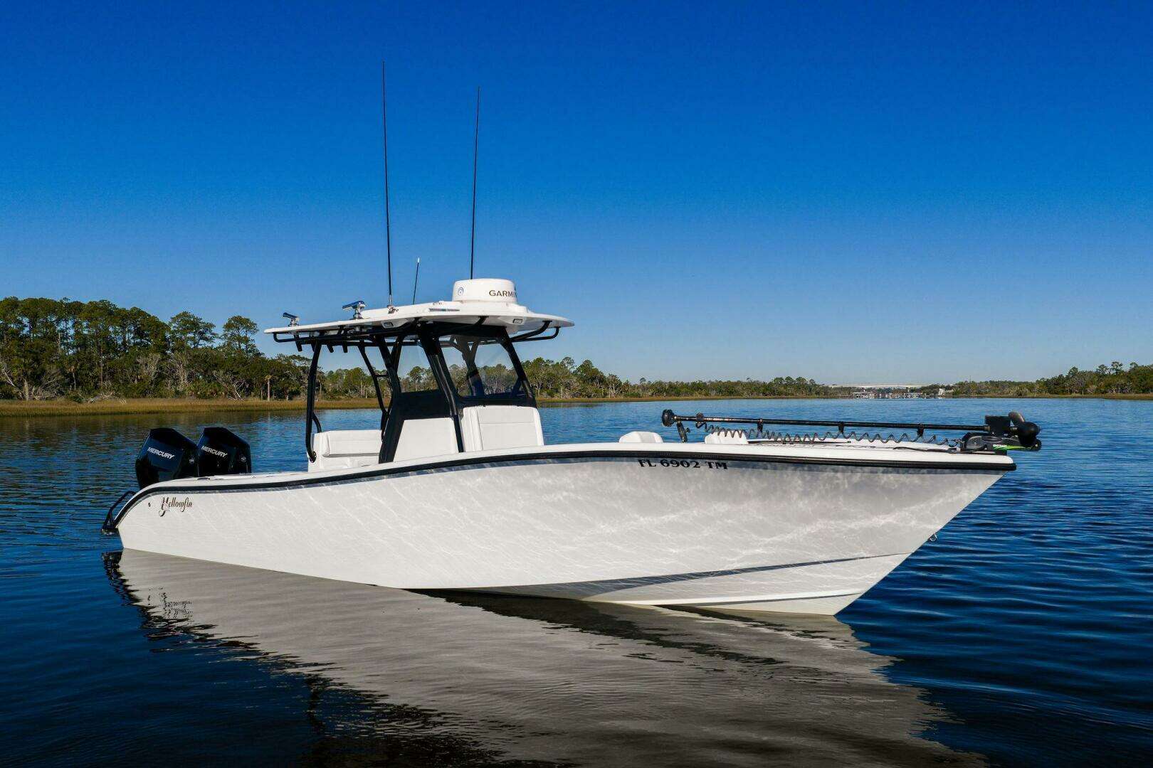 2023 Yellowfin 32 Offshore - Image 2