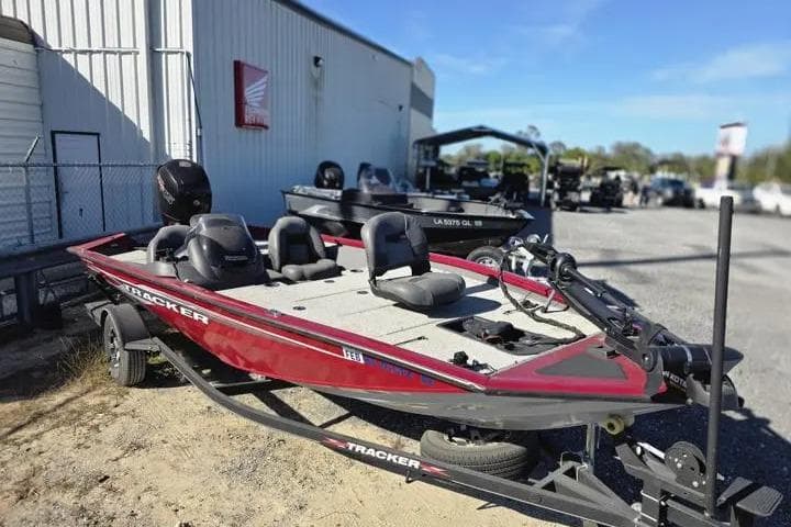 2021 Tracker Pro Team 195 TXW Tournament Edition boat in a dealership lot.