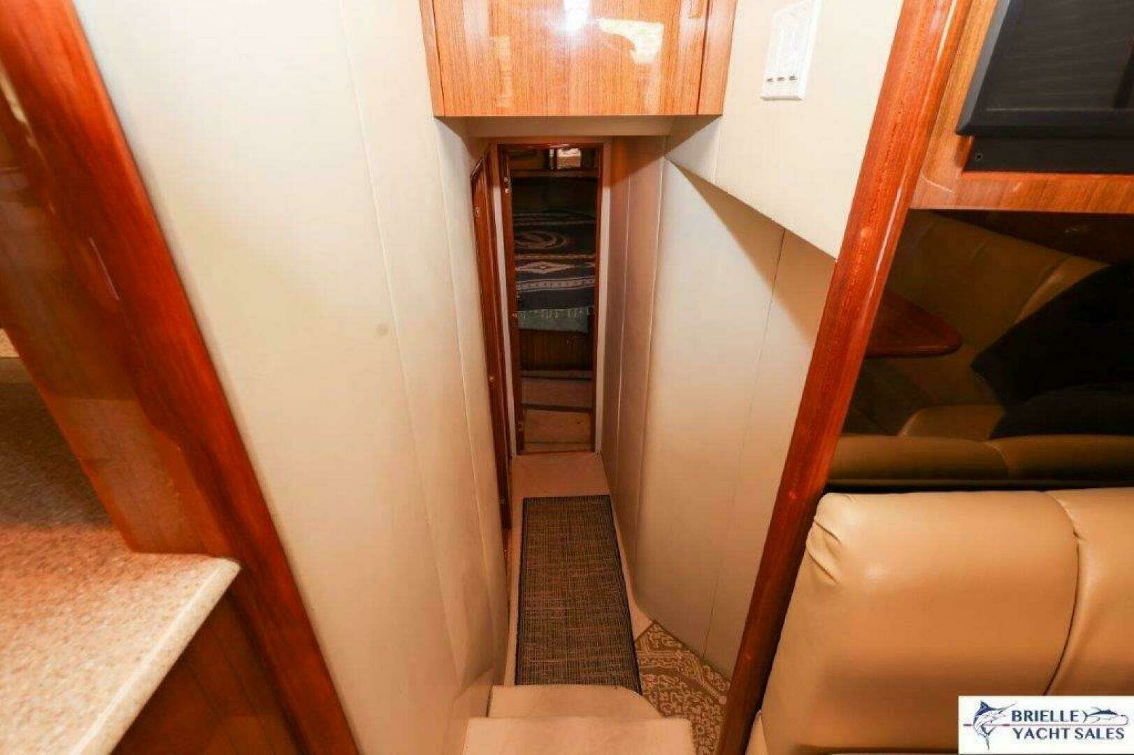 2005 Viking 45 Convertible - Image 23