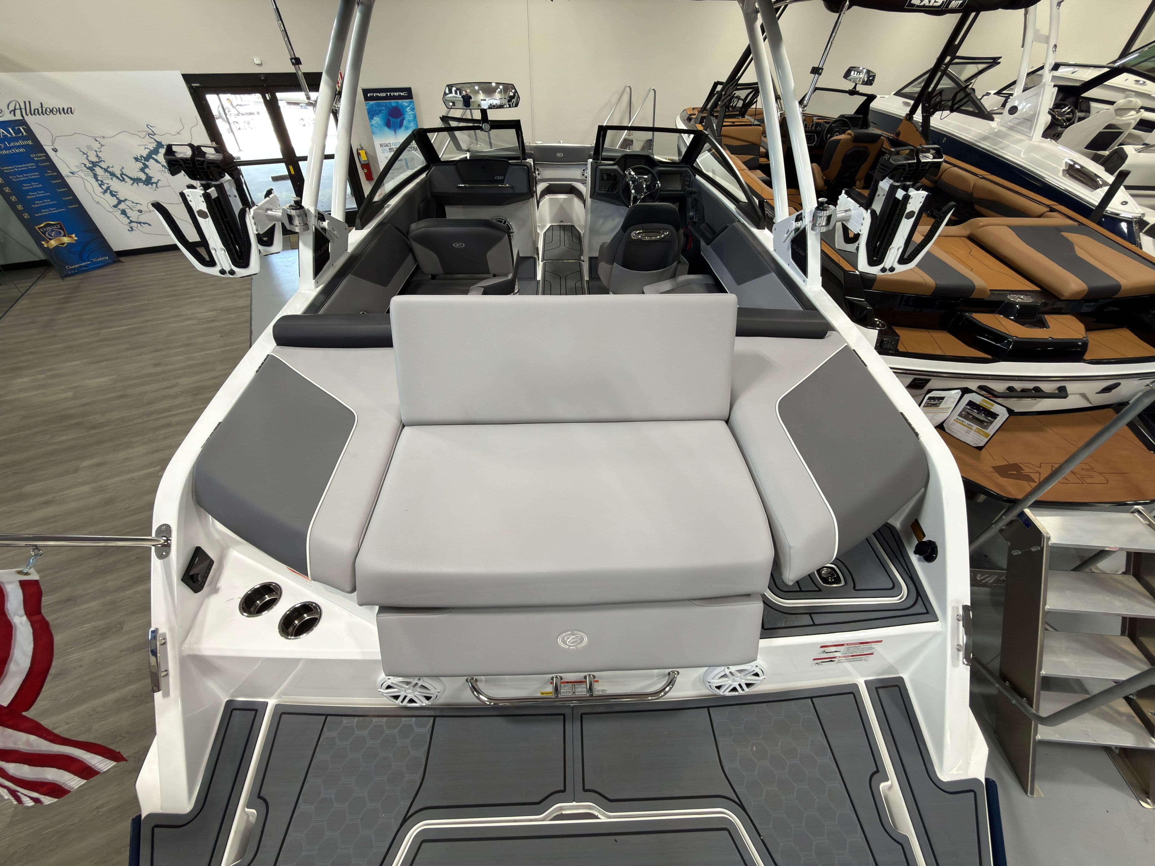 2026 COBALT CS23 SURF - Image 8