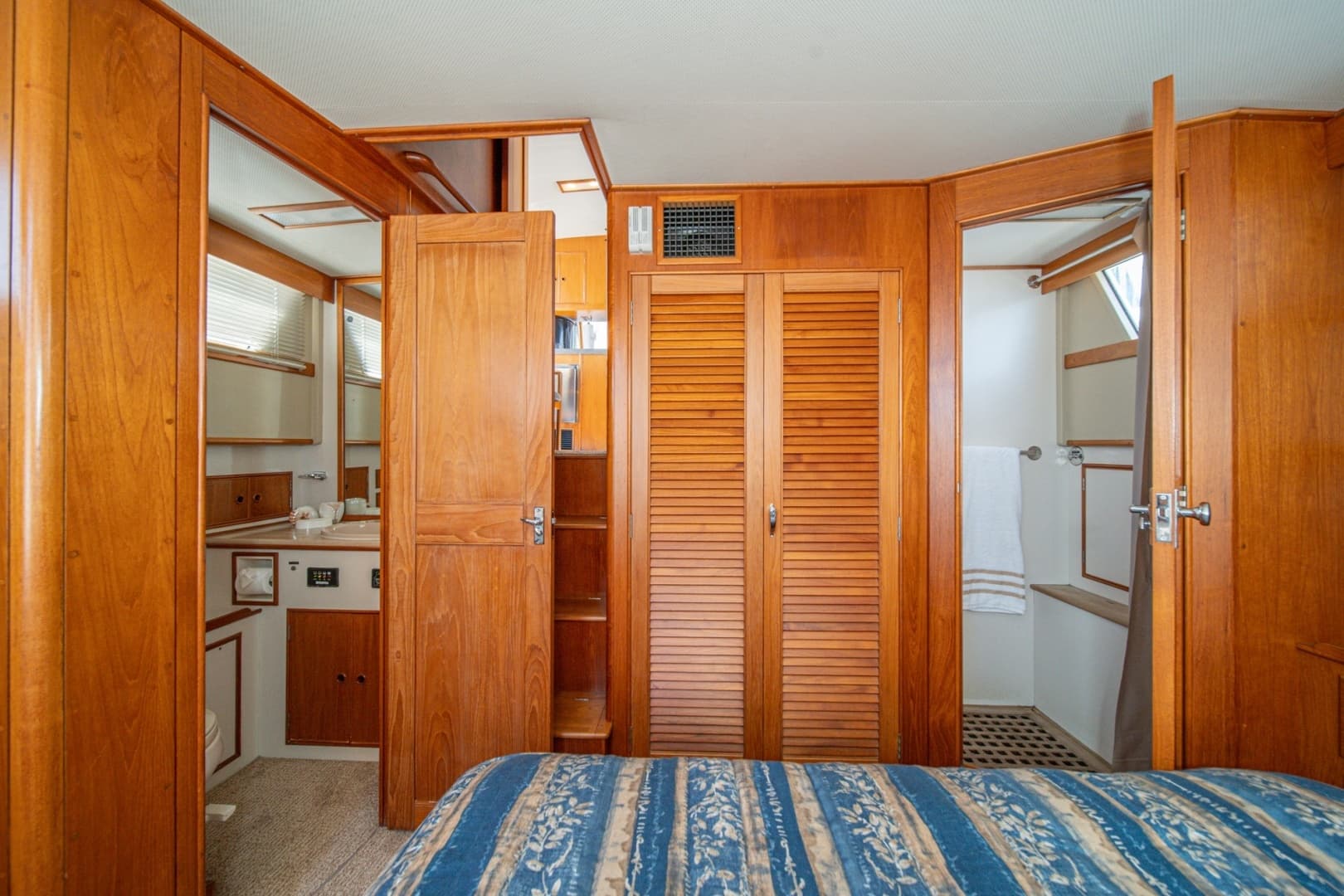 1987 Grand Banks 47 motoryacht - Image 63