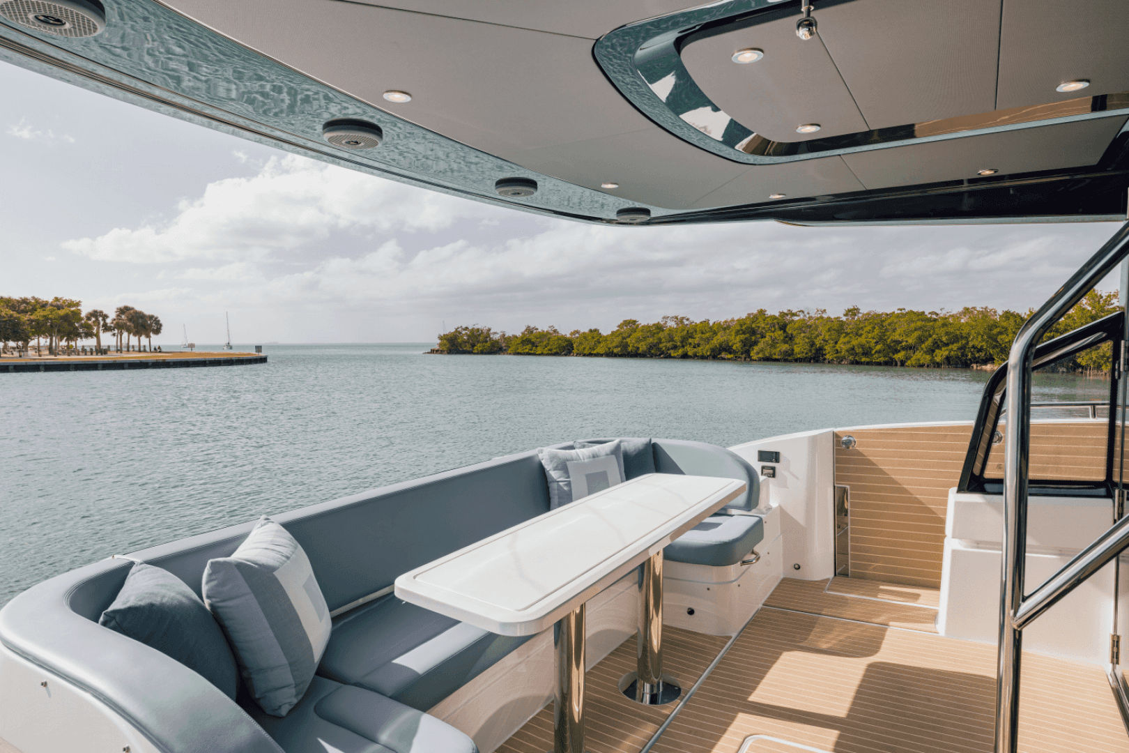 2026 Cruisers Yachts 57 FLY - Image 43