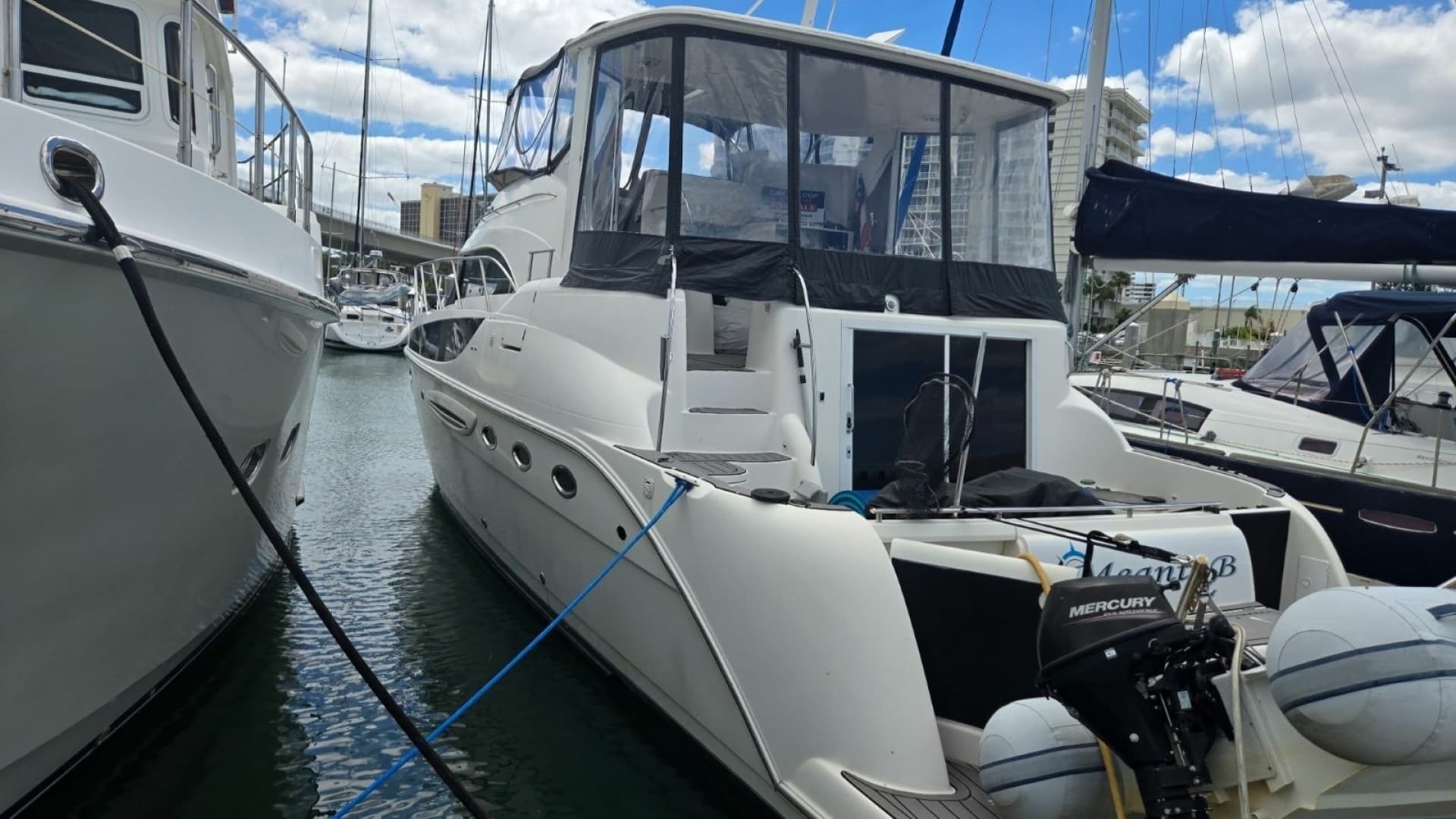 2004 Meridian 459 Aft Cabin Cockpit Motor Yacht - Image 8