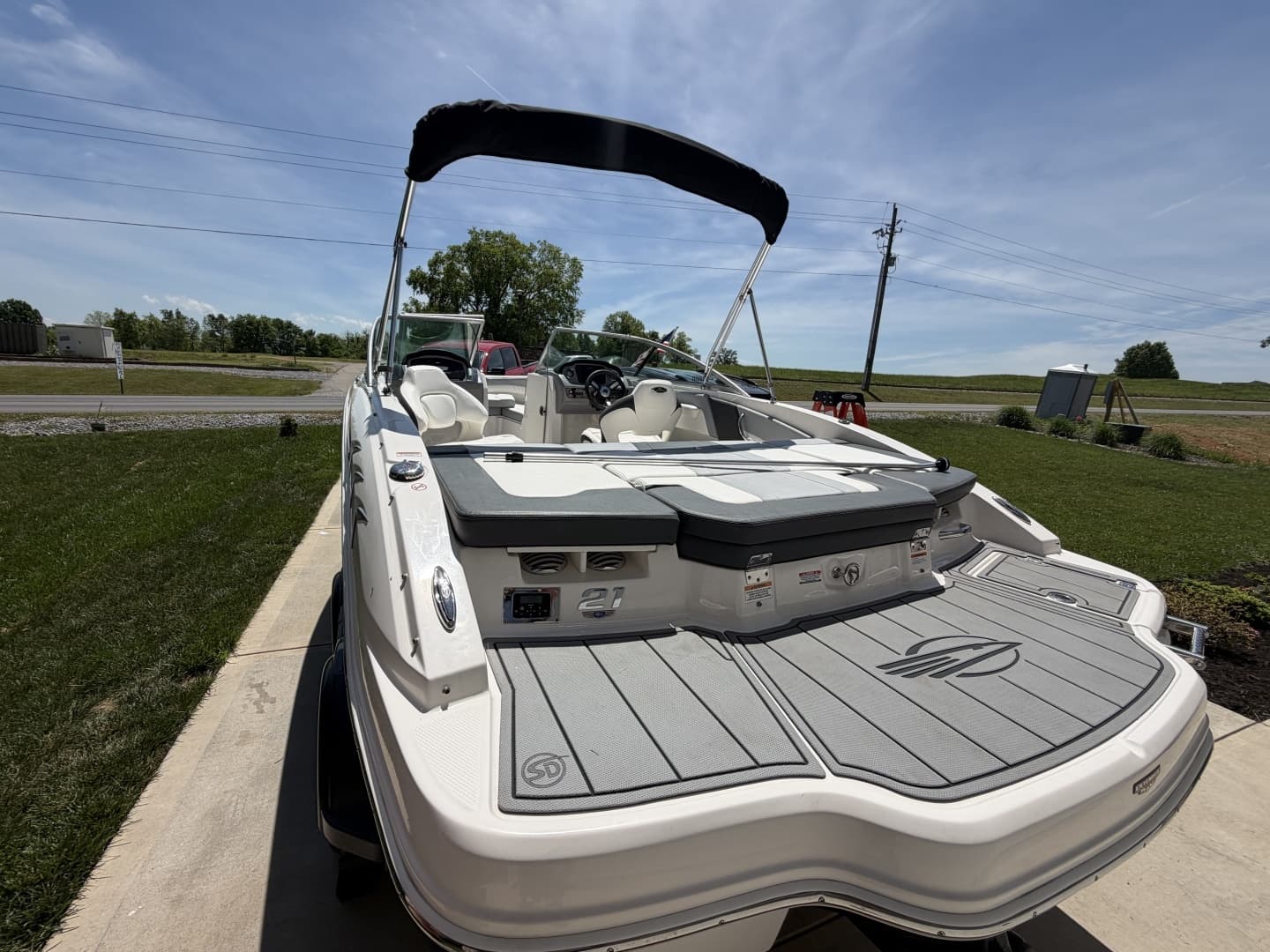 2022 Chaparral 21 SSi - Image 10