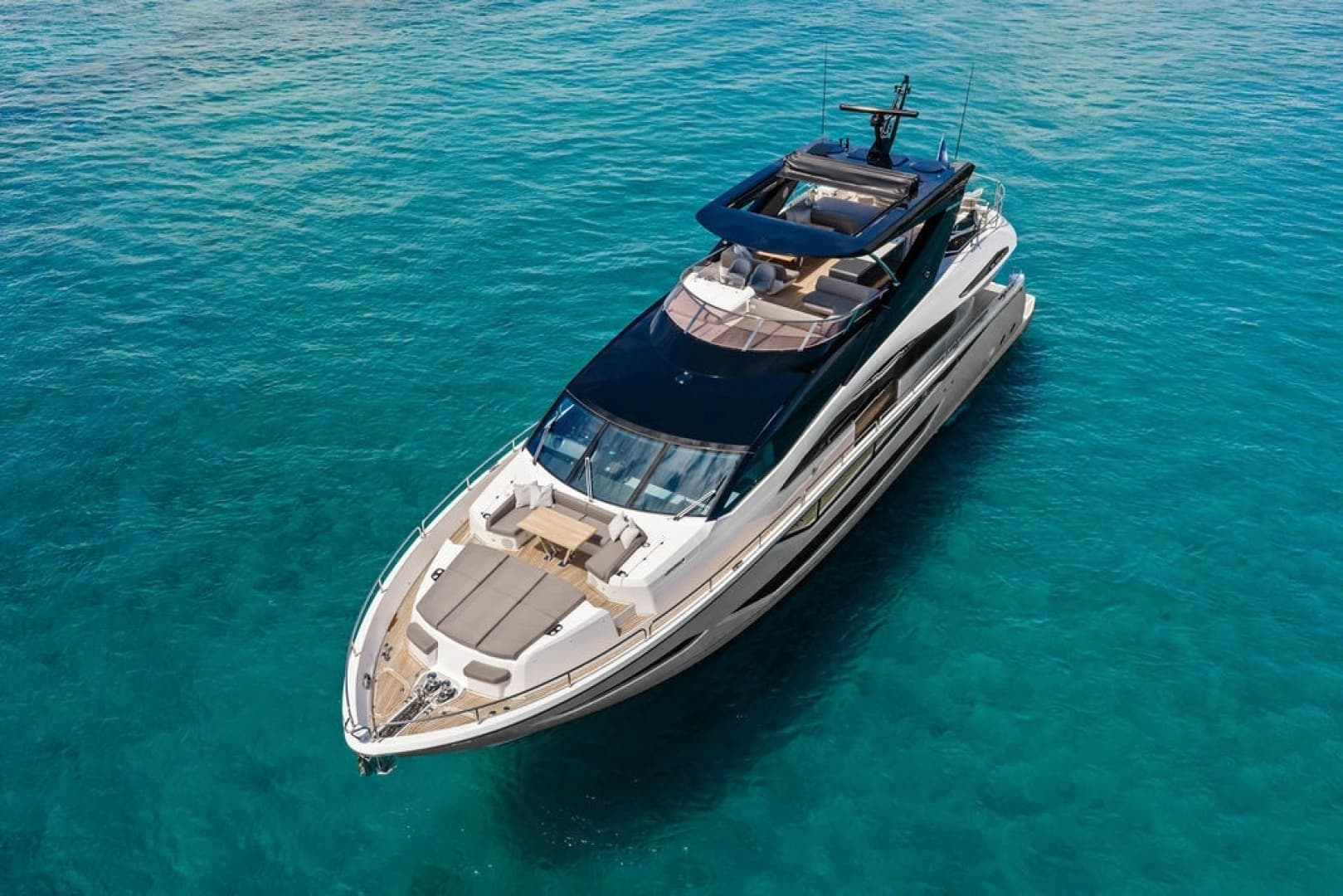 2026 Sunseeker 88 Yacht - Image 2