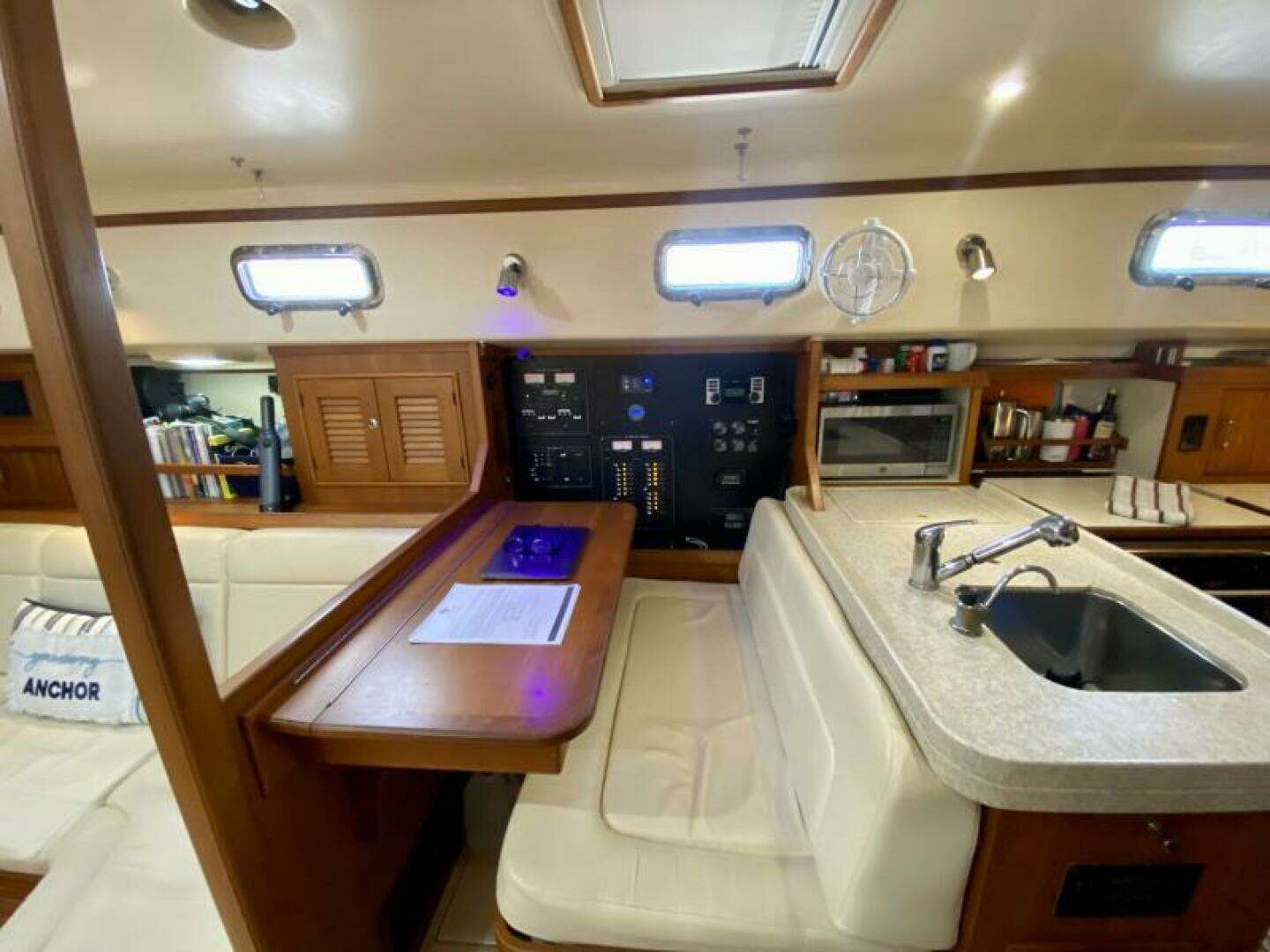 2006 Island Packet 440 - Image 9
