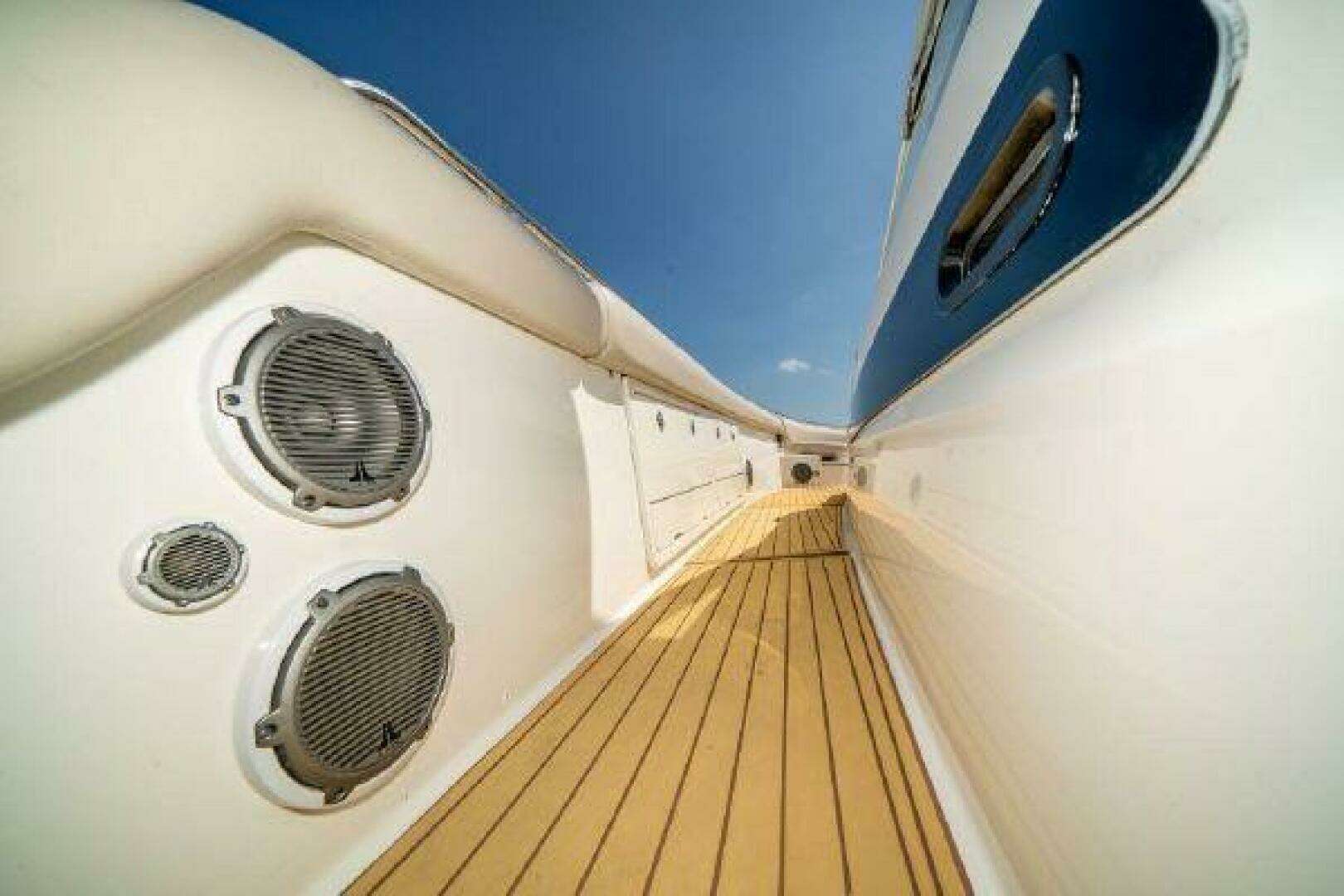 2017 Boston Whaler 42 Outrage - Image 20