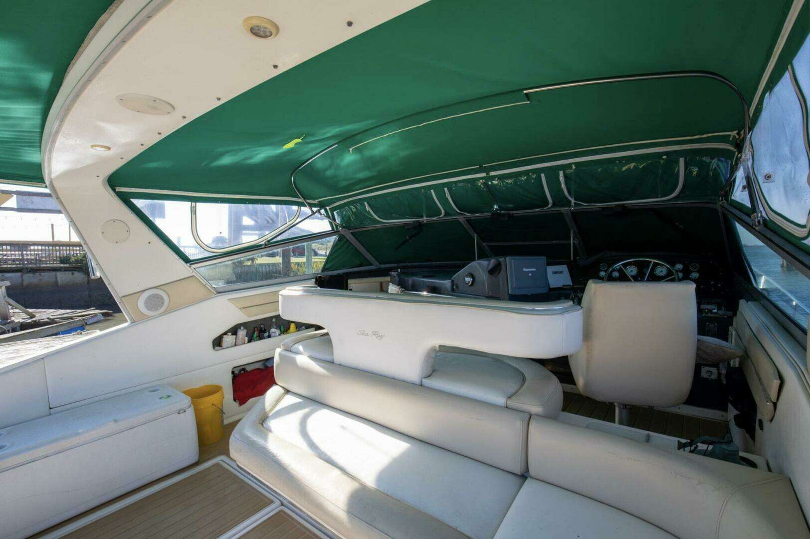1990 Sea Ray 420 Sundancer - Image 15