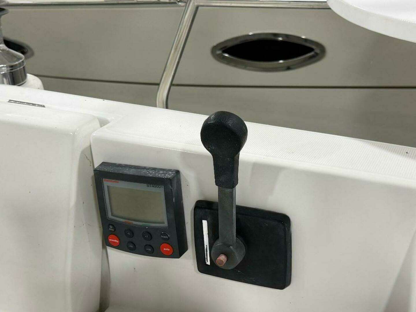 1998 Beneteau 281 - Image 4