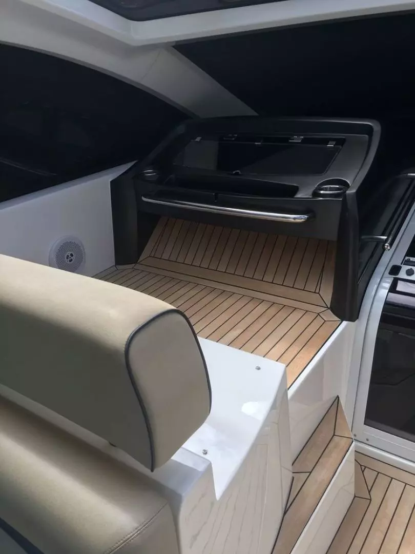 2013 Sunseeker Portofino - Image 6
