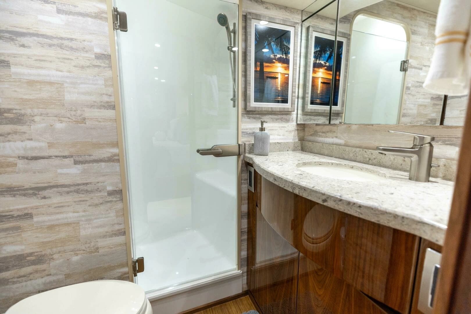 2018 Viking 62 Convertible - Image 15