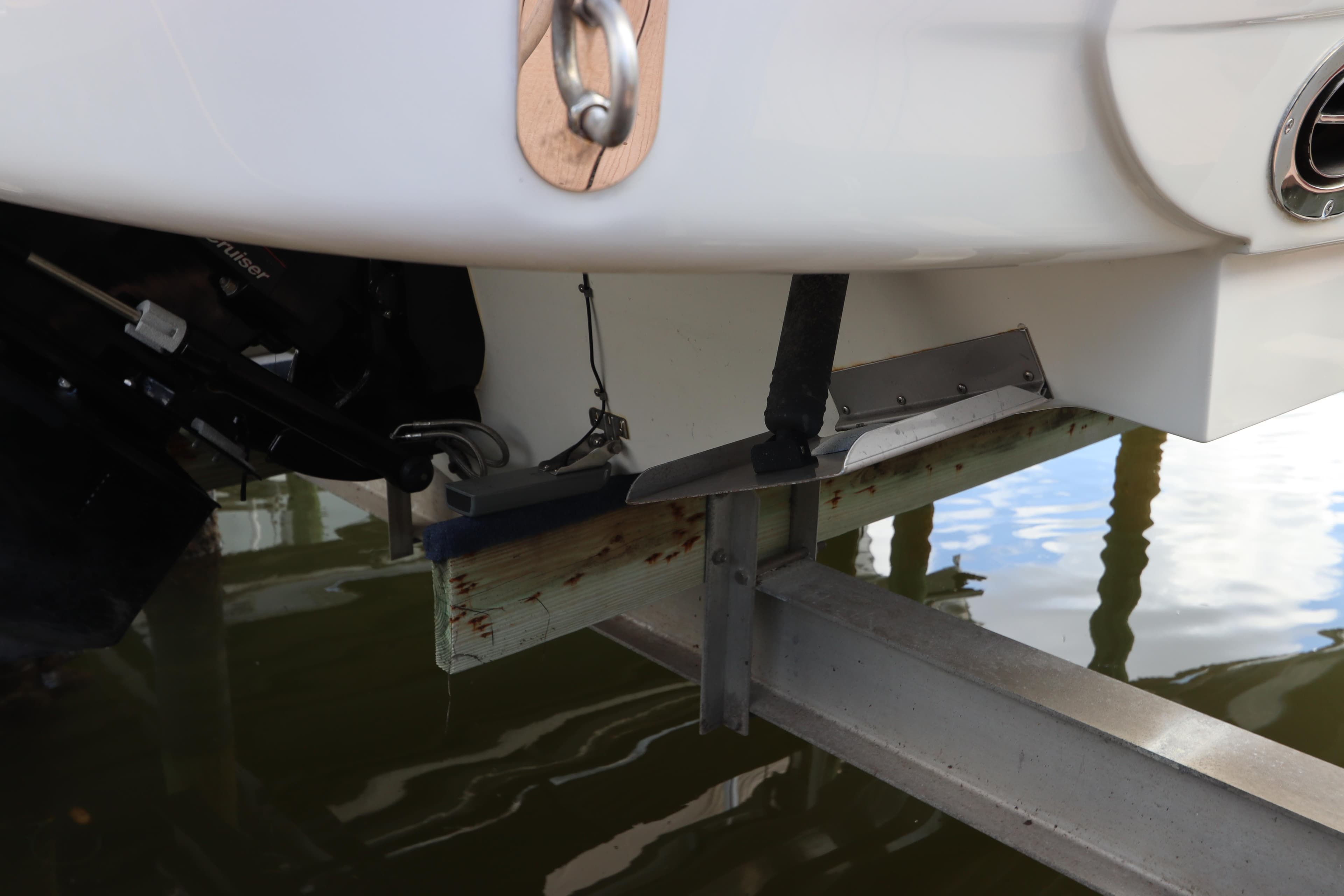 Rear view of a 2009 Sea Ray 270 Select EX boat on trailer.