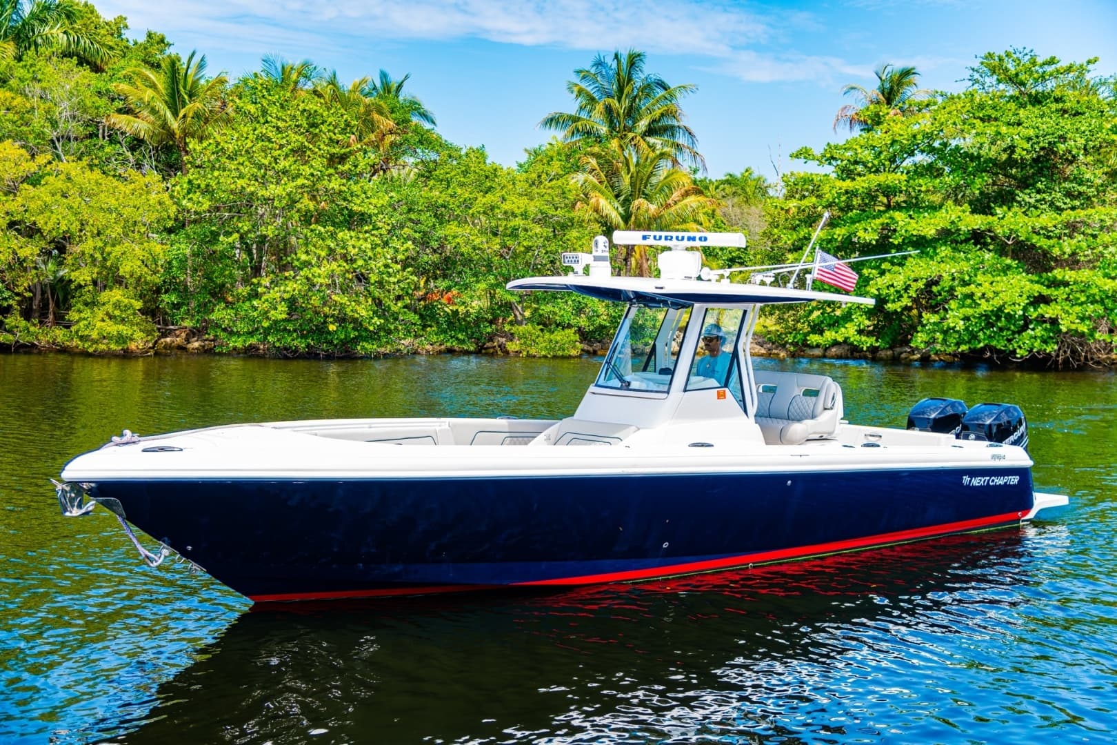 2018 Intrepid 327 - Image 13