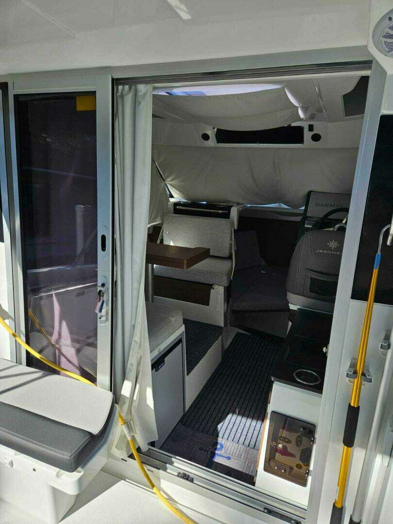 2023 Jeanneau NC795 S2 - Image 11