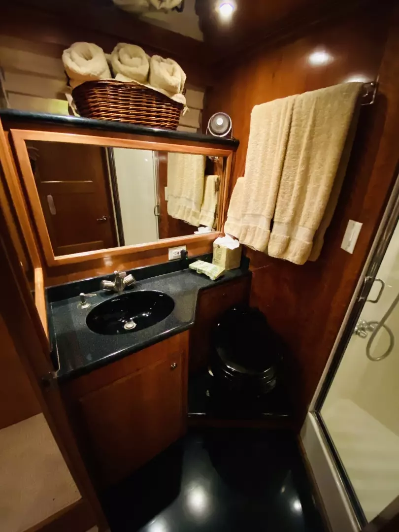 2003 Navigator 5700 Rival - Image 72