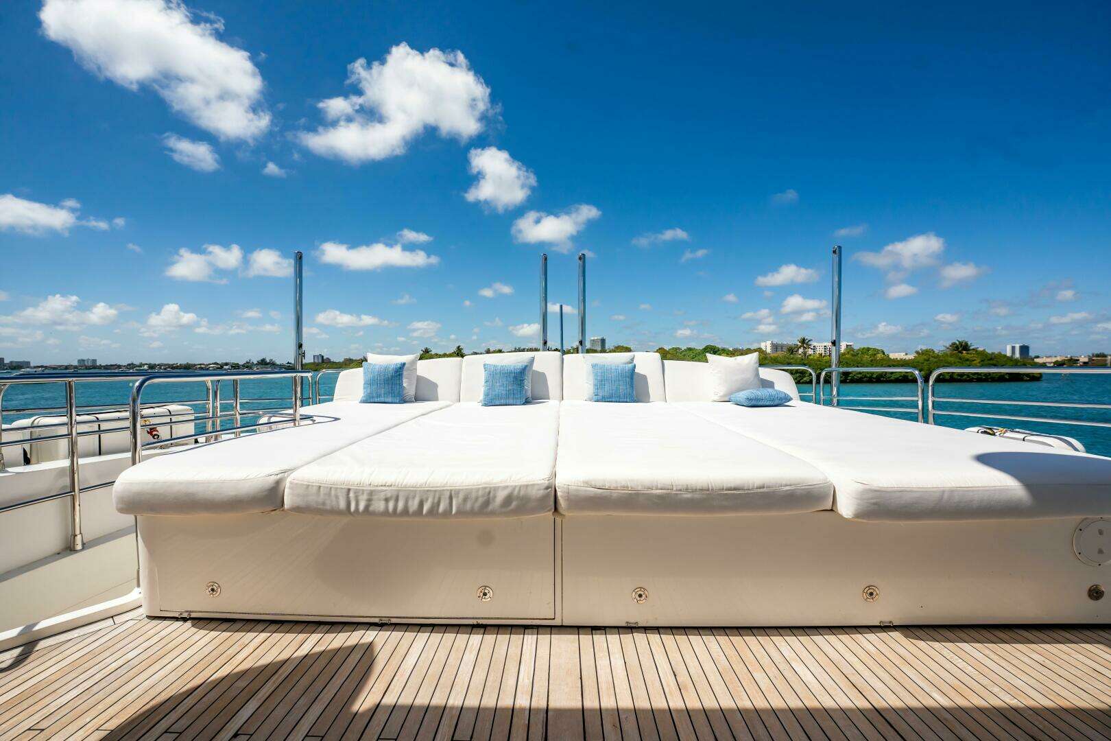 2011 Sunseeker 34 Metre Yacht - Image 18