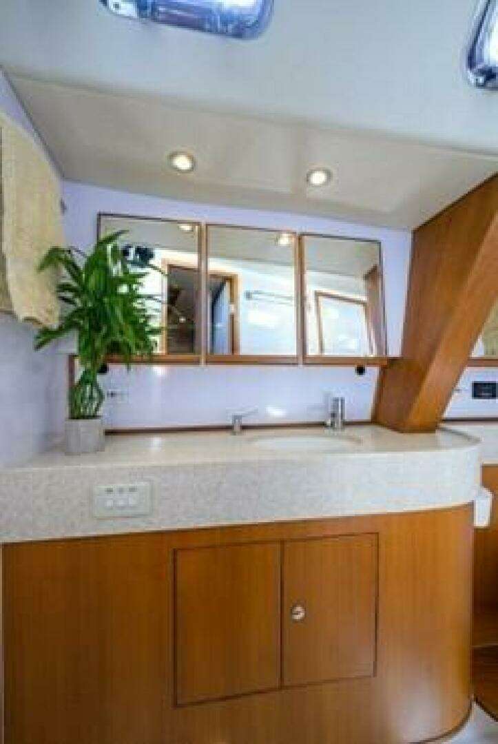 2009 Hylas 70 Sail - Image 21