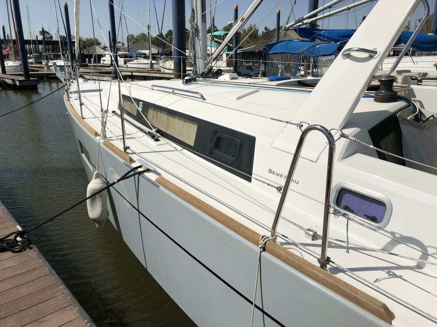 2017 Beneteau Oceanis 38 Weekender - Image 11