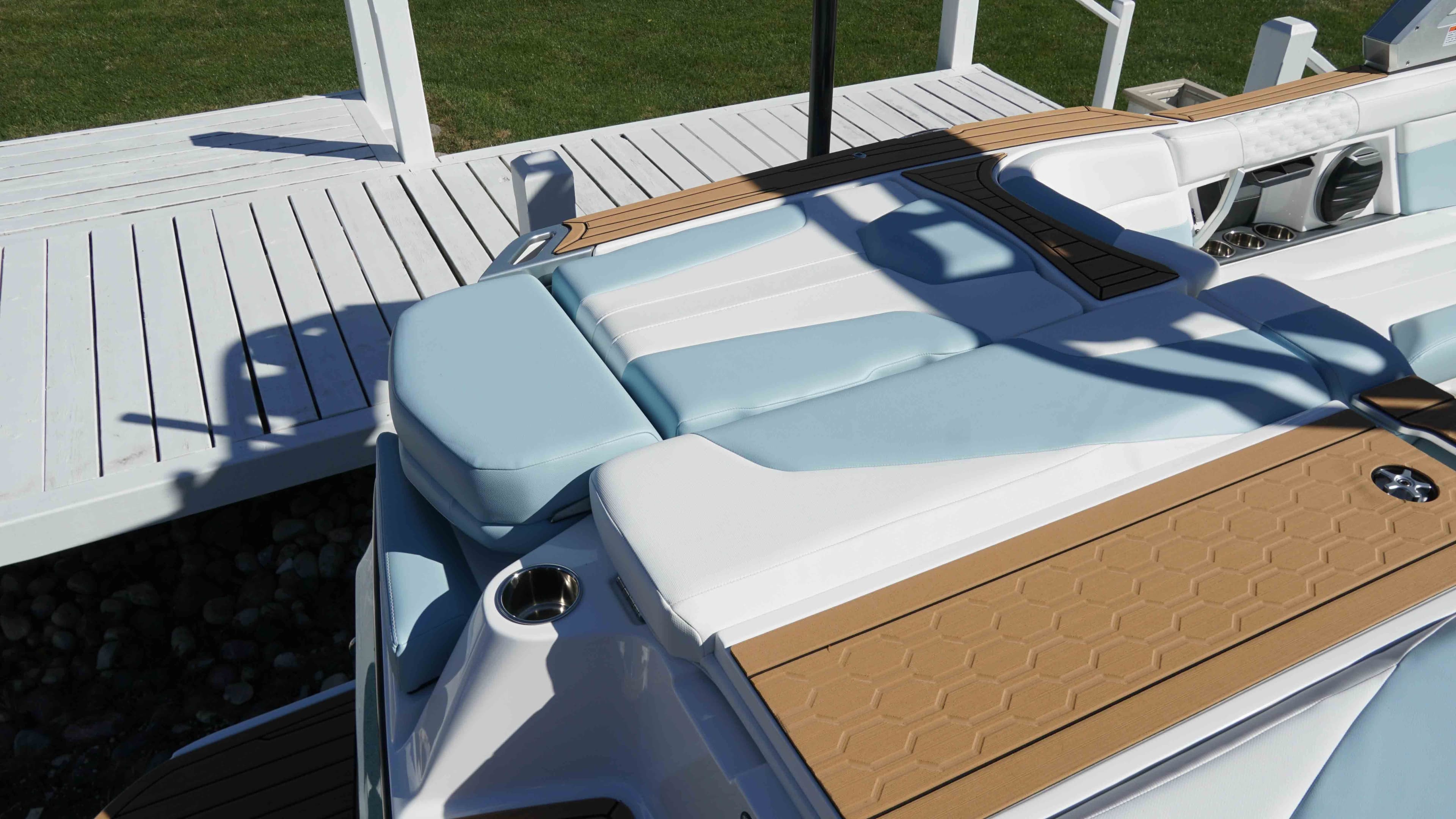 2026 MasterCraft XT24 - 12