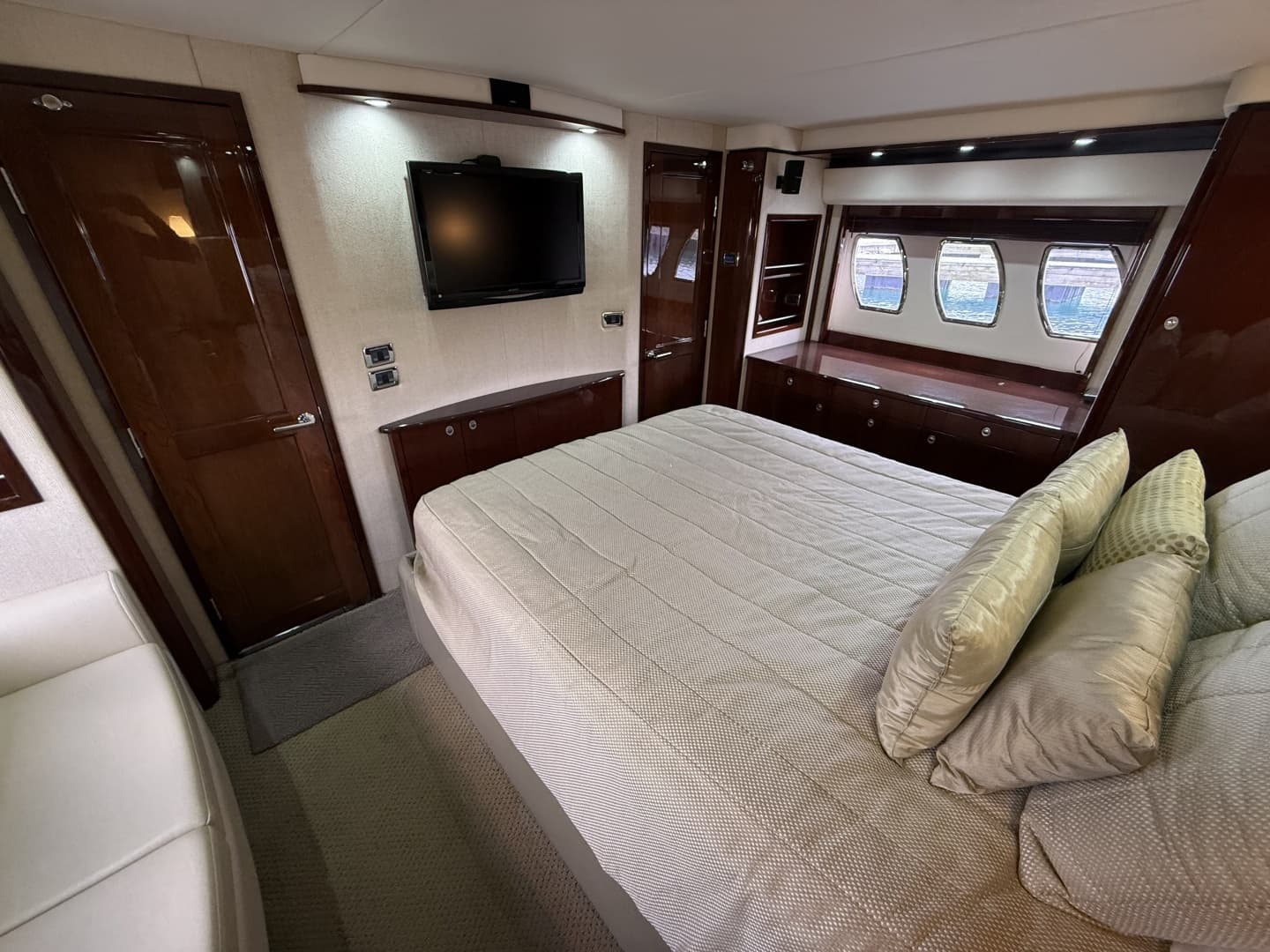 2009 Sea Ray 60 Sundancer - Image 53
