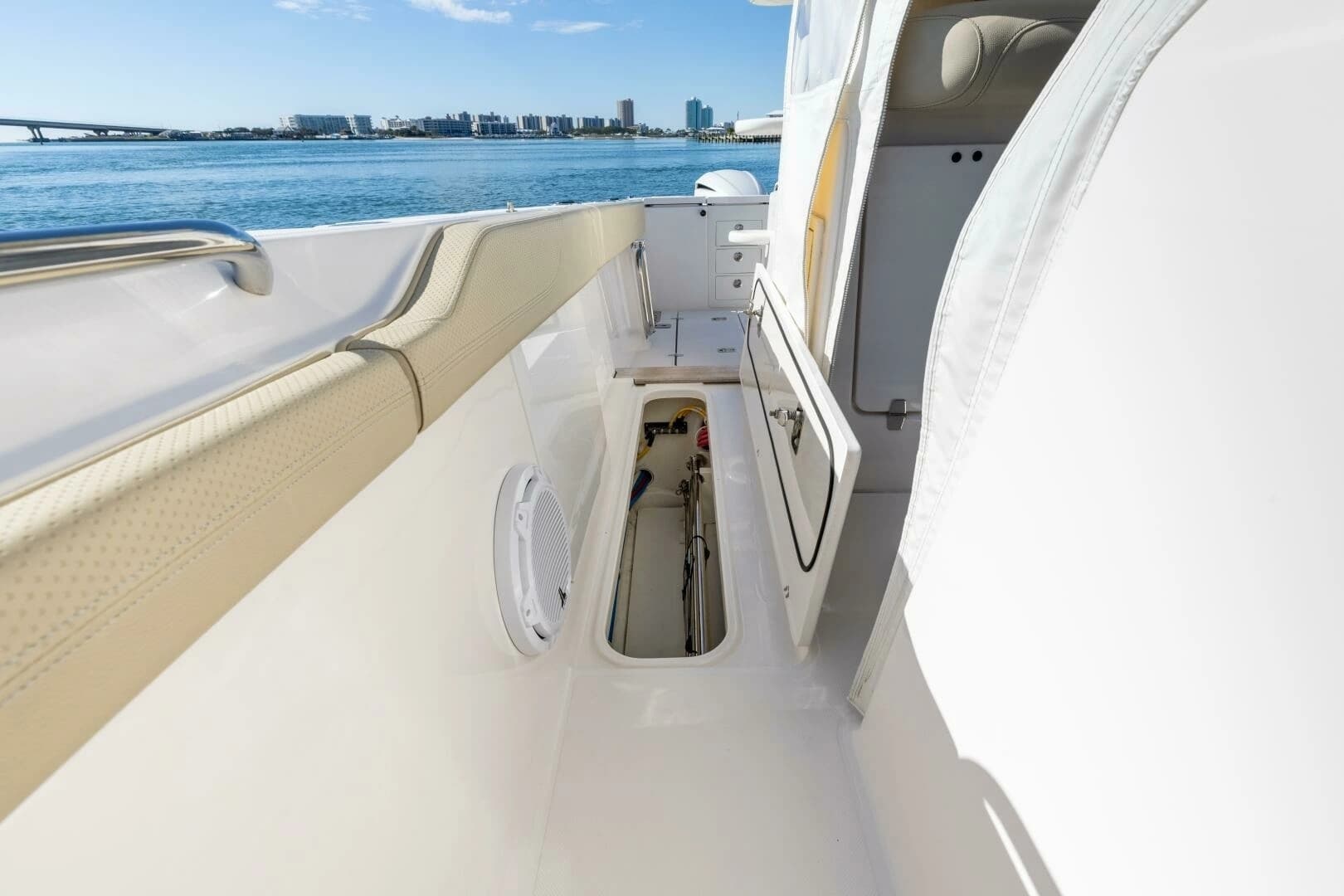 2019 Pursuit S 368 - Image 25