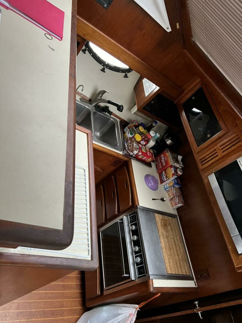 1987 Californian 42 Motor Yacht - Image 8