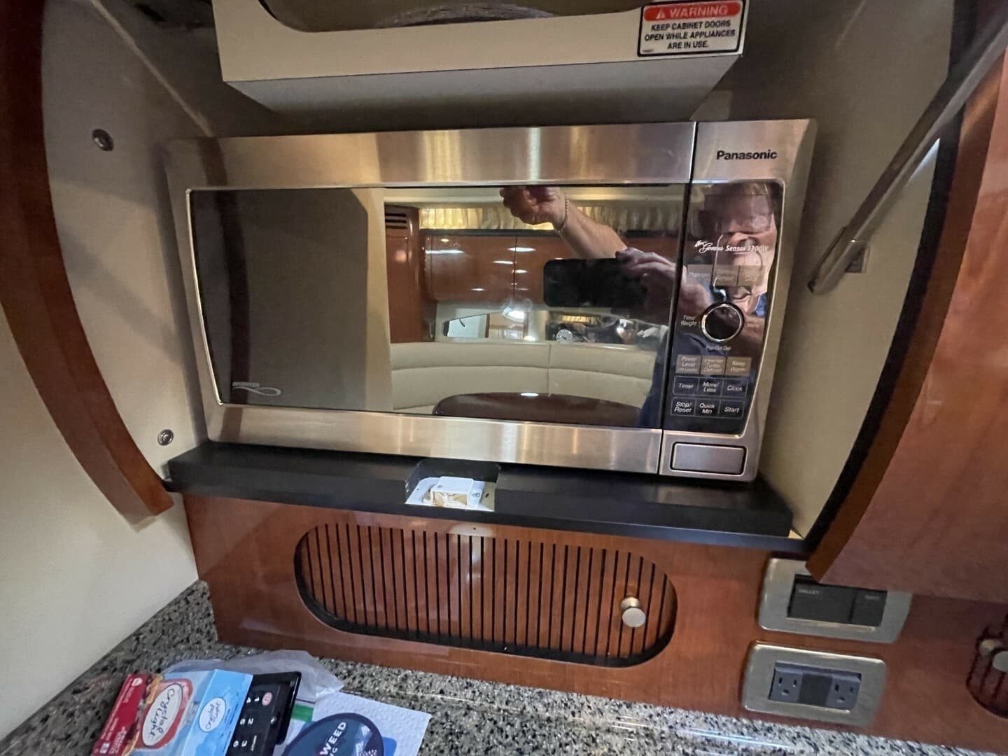 2006 Sea Ray 360 Sundancer - Image 37