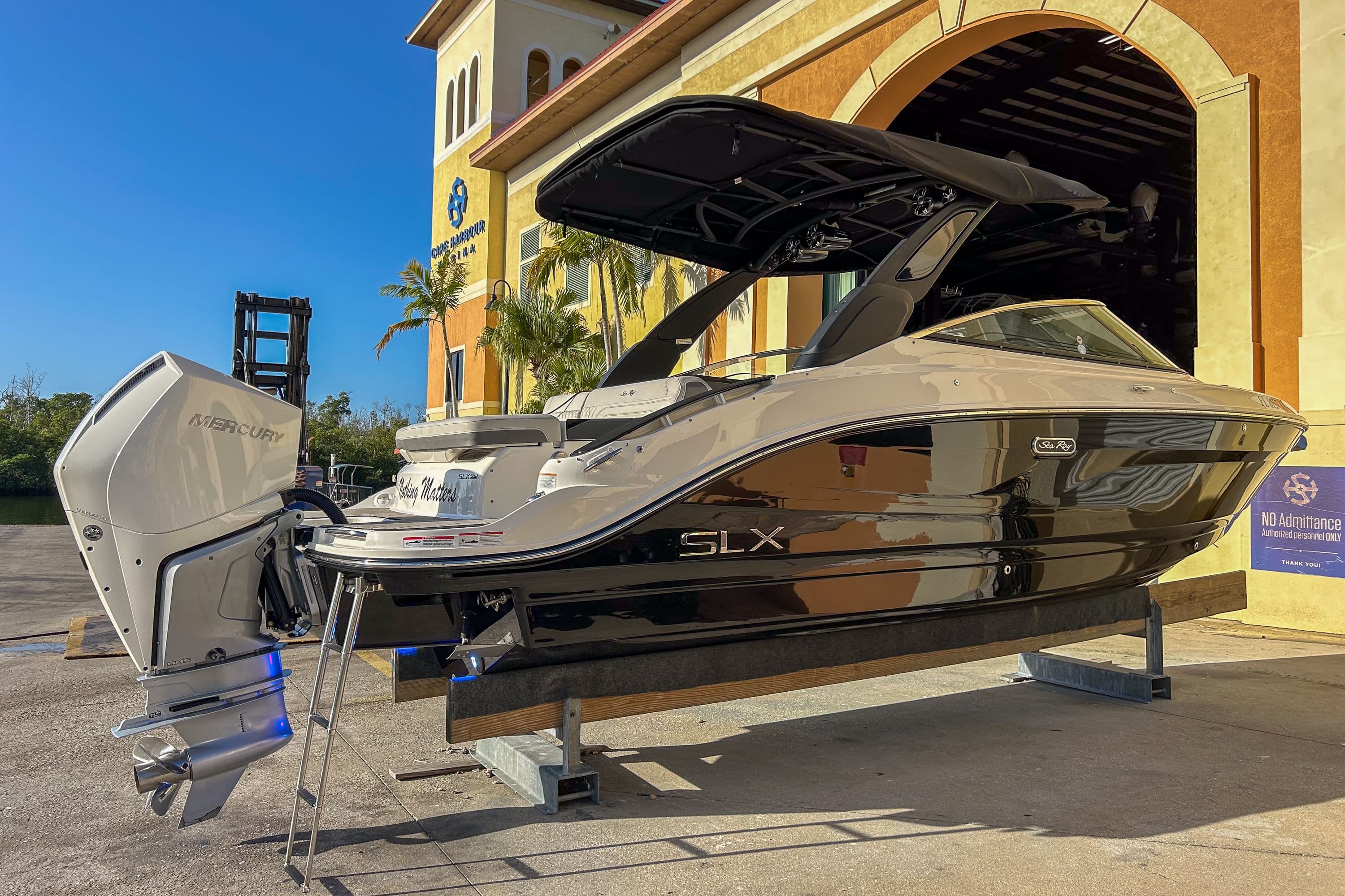 2023 Sea Ray SLX 260 Outboard - 10