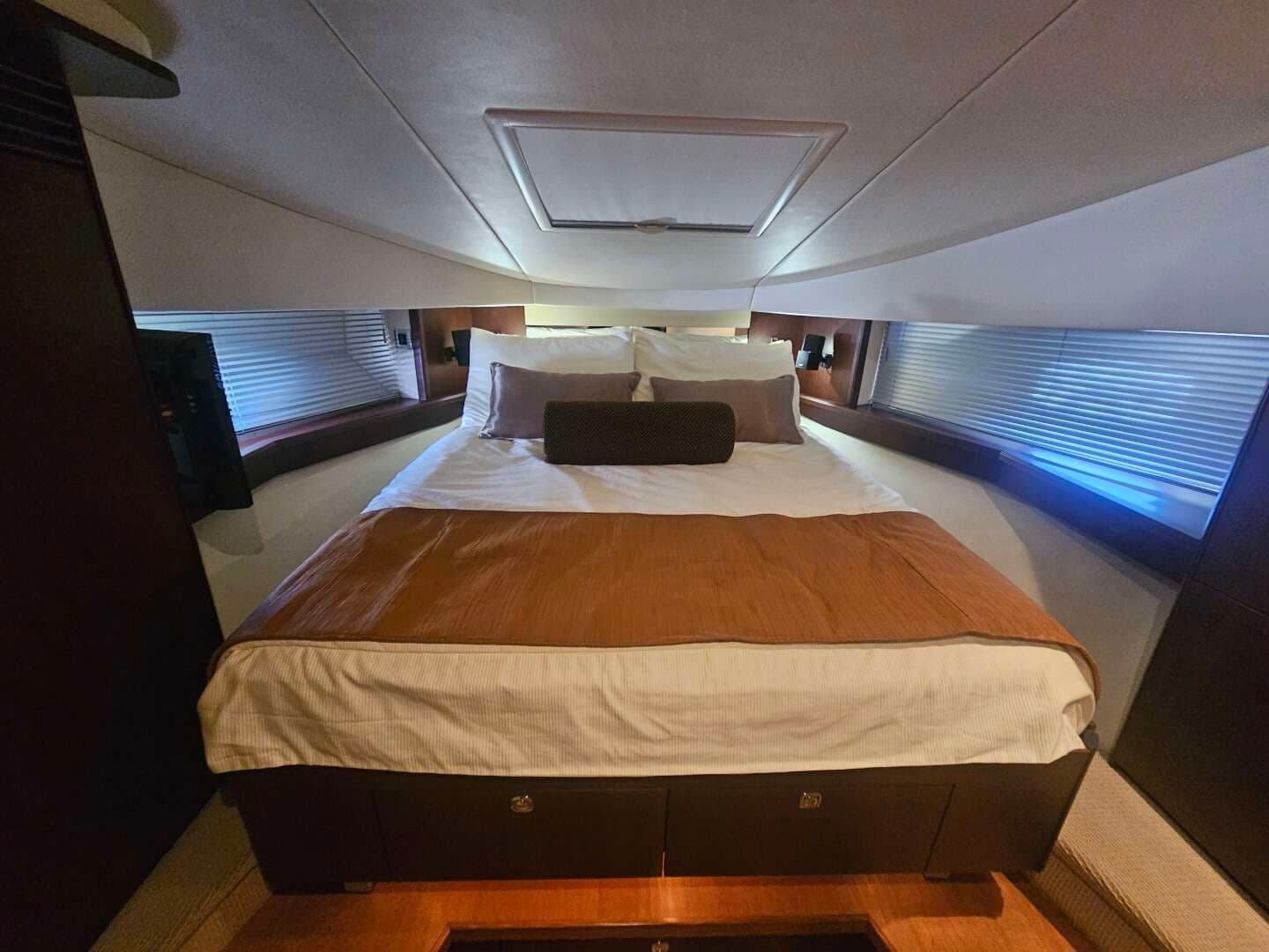 2012 Sea Ray 50 SUNDANCER - Image 42