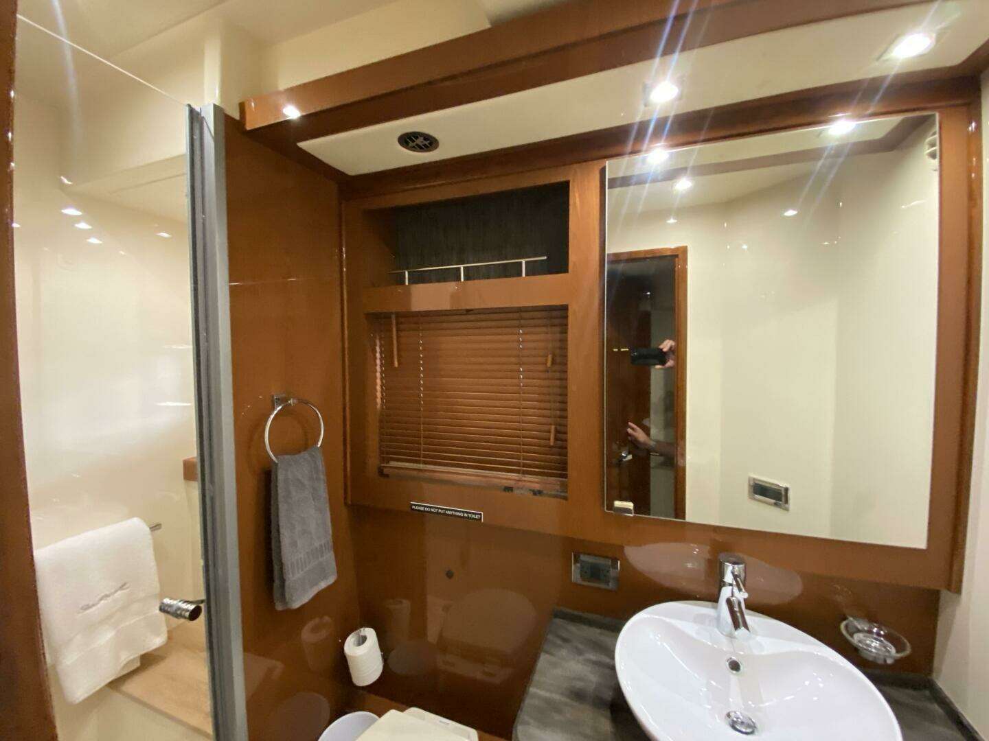 2016 Sea Ray 510 FLY - Image 33