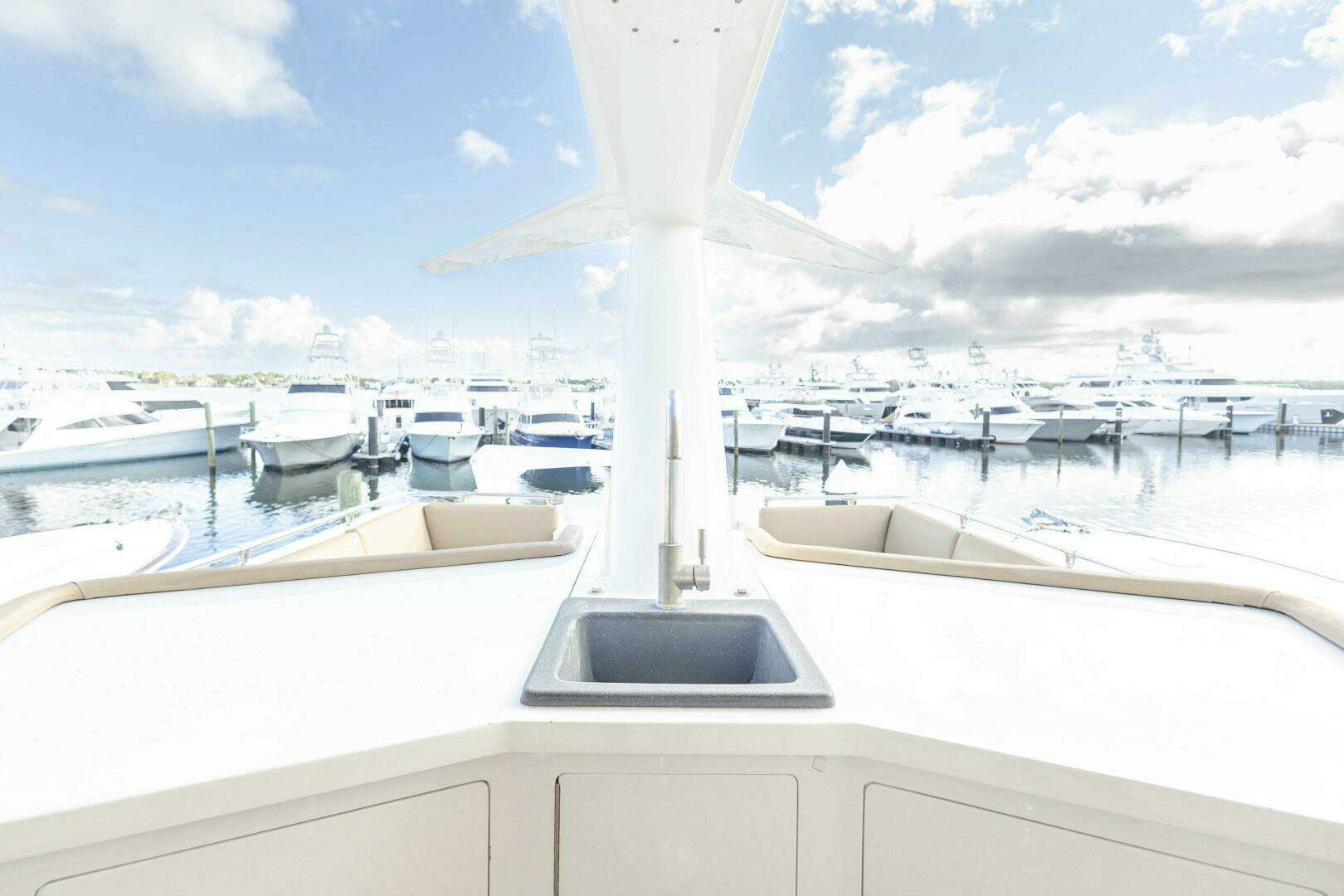 1989 Hatteras Cockpit Motor Yacht - Image 42