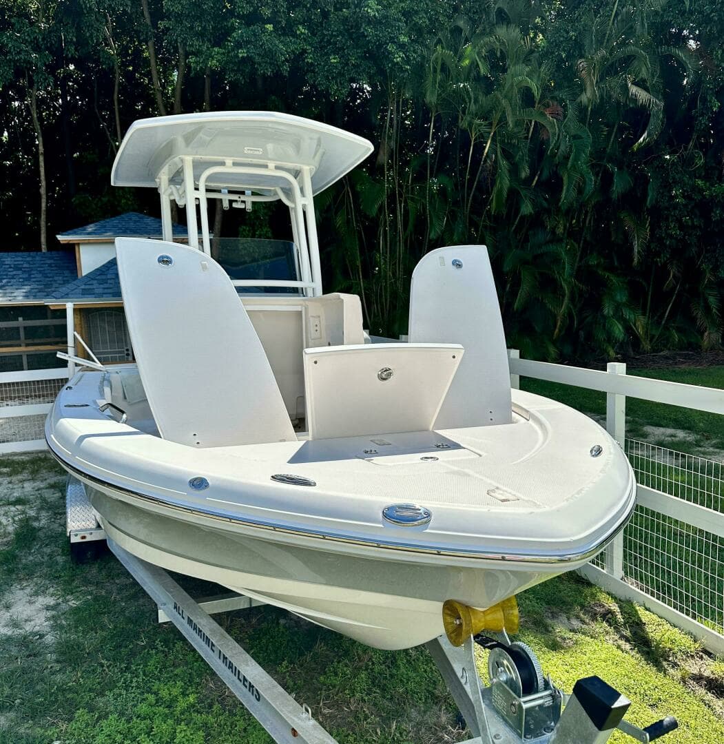 2020 Robalo 226 Cayman - Image 5