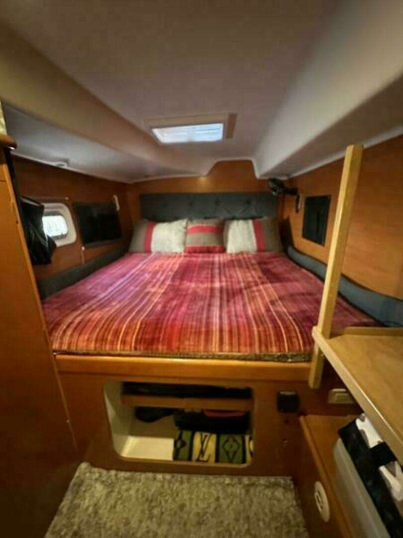 2004 Lagoon 380 - Image 19