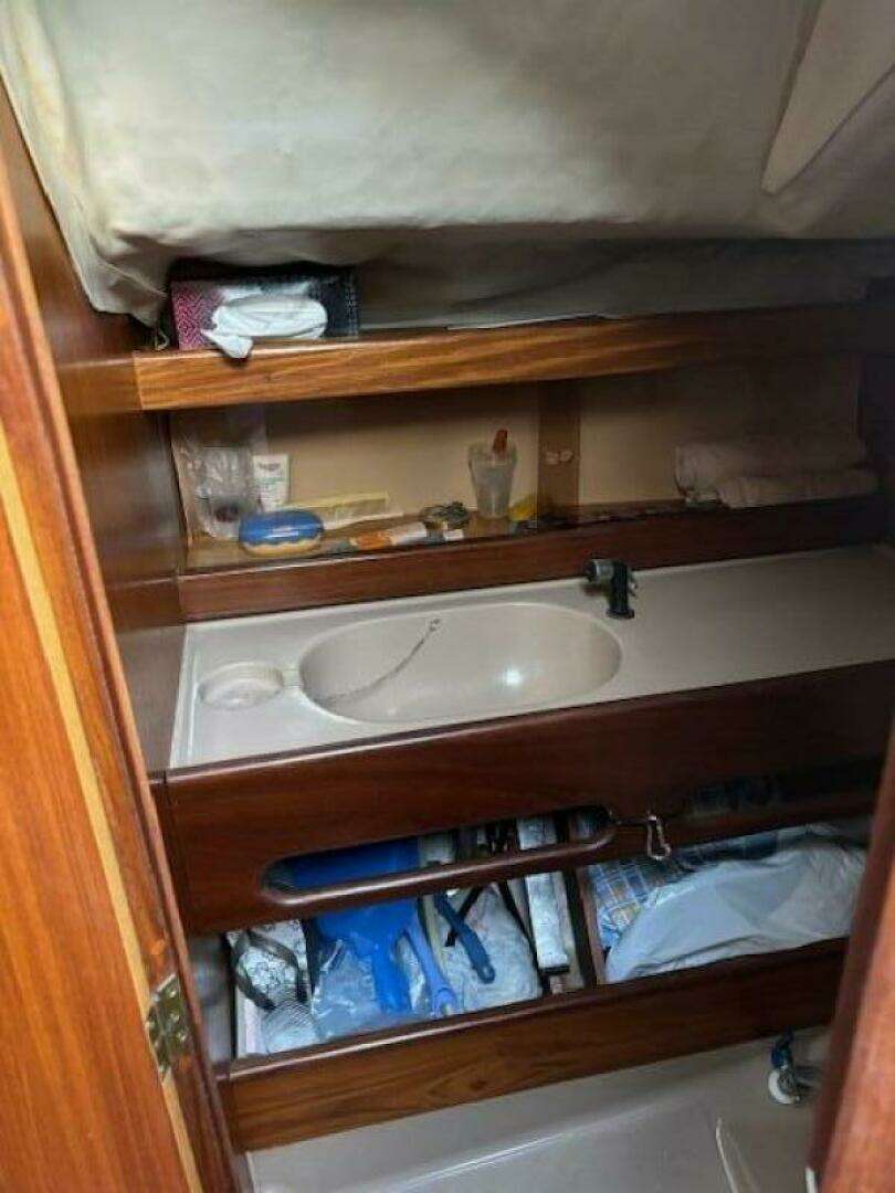 1984 Beneteau — - Image 30